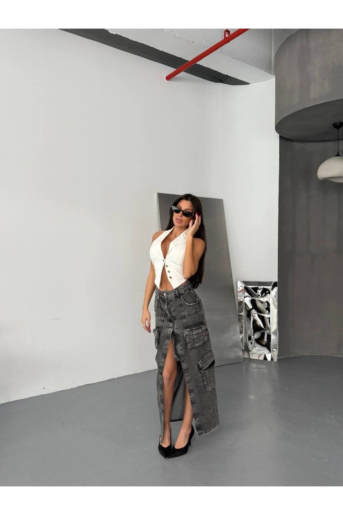 Siyah Yıkamalı Cepli Yırtmaçlı Maxi Denim Etek