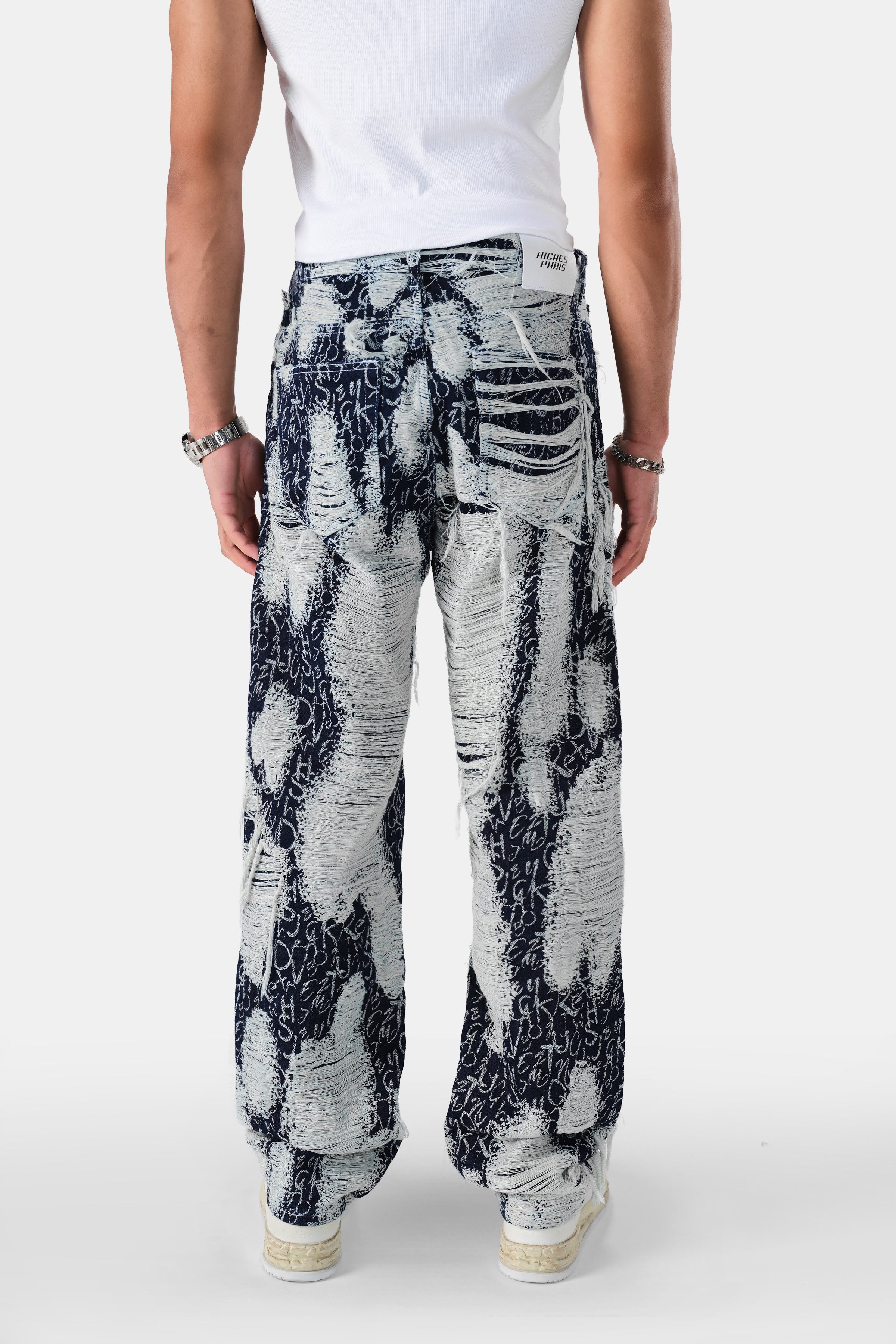Karışık Desenli Yırtıklı Baggy Fit Jean