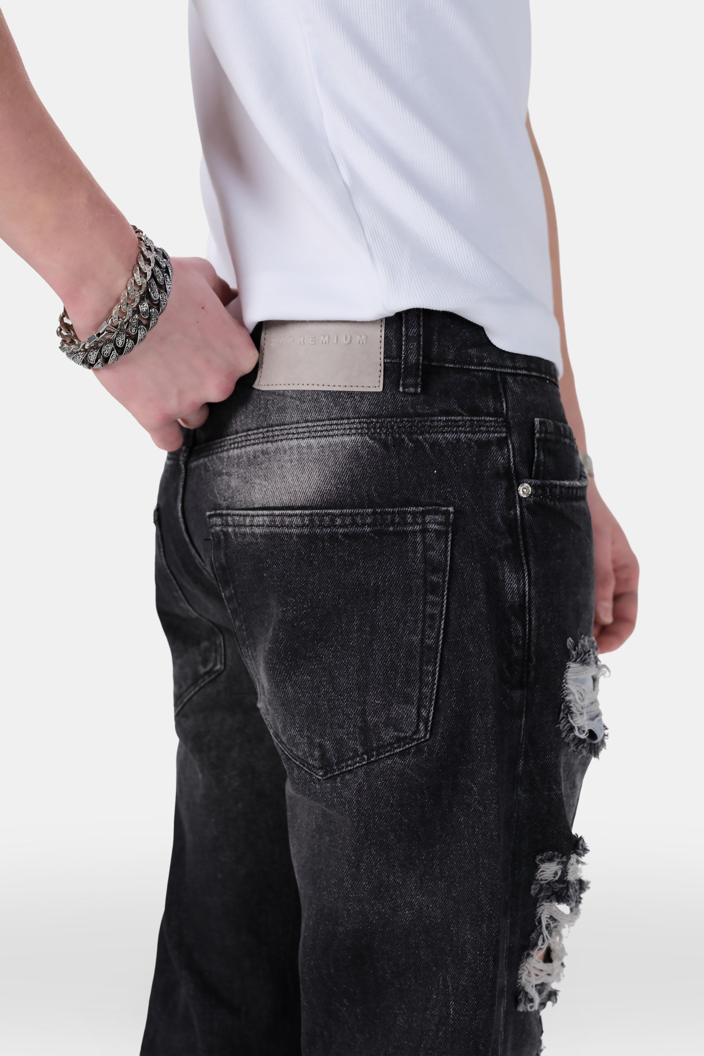 Yırtıklı Straight Fit Jean
