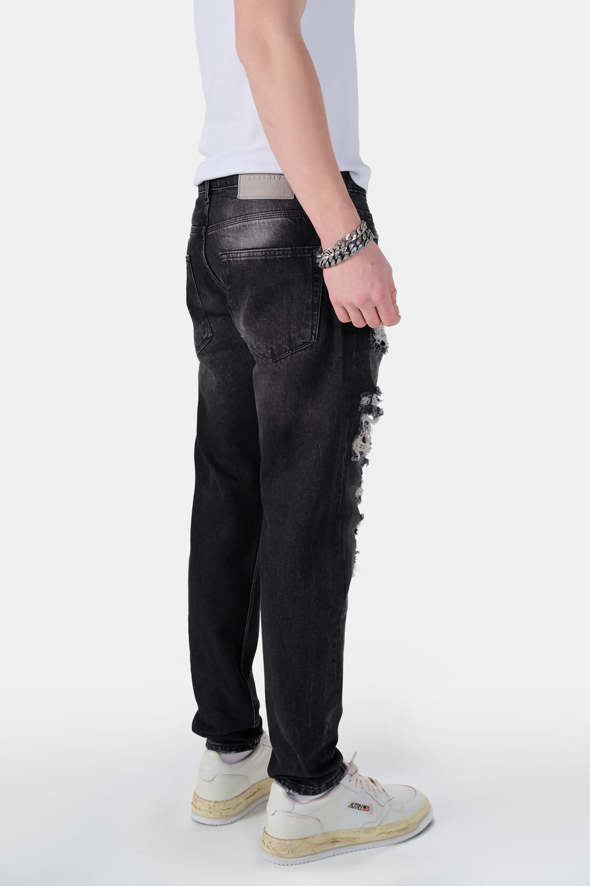 Yırtıklı Straight Fit Jean