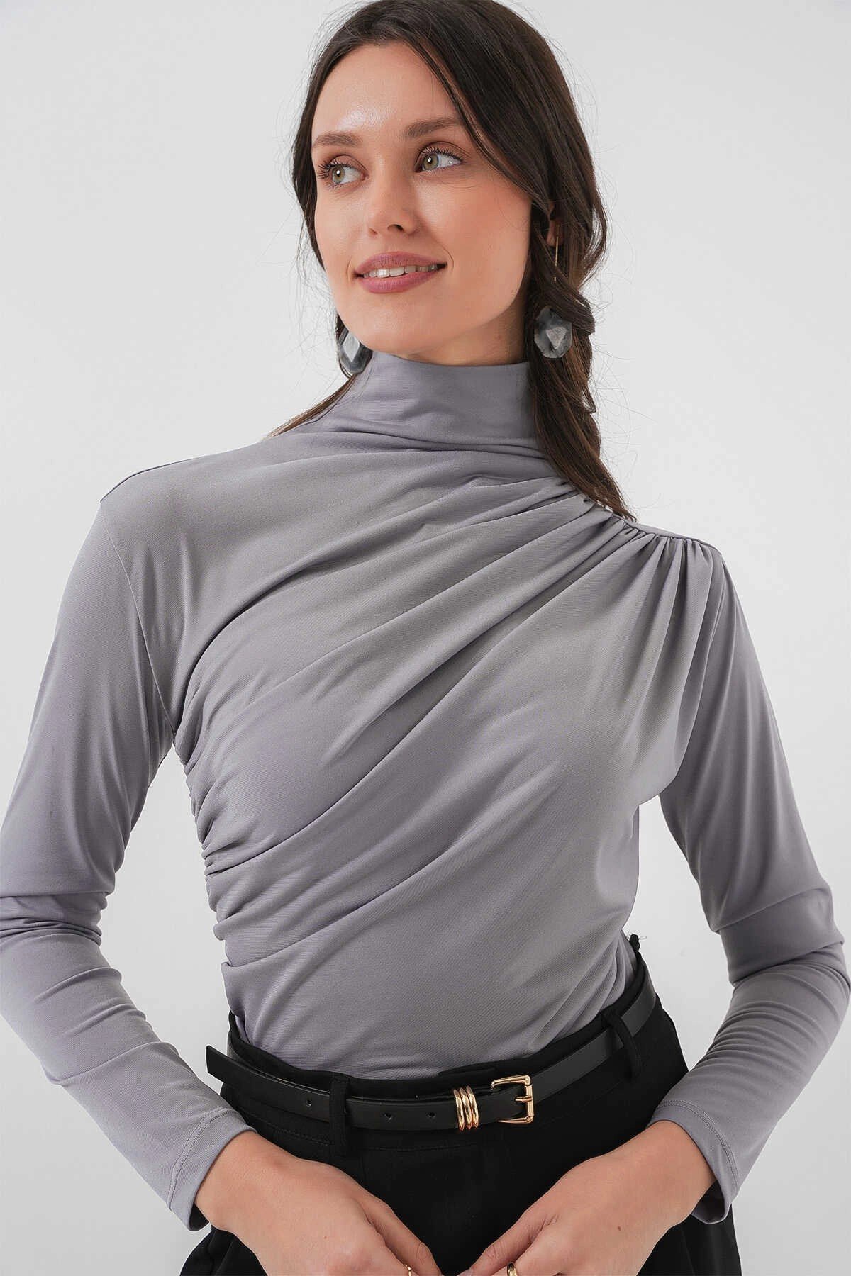 Kadın Gri Büzgü Detay Balıkçı Yaka Sandy Bluz HZL25W-BD19251