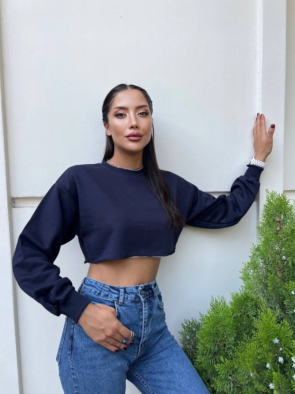 Kadın Lacivert Basic Bisiklet Yaka Uzun Kollu Crop Sweatshirt HZL24W-ZK11351