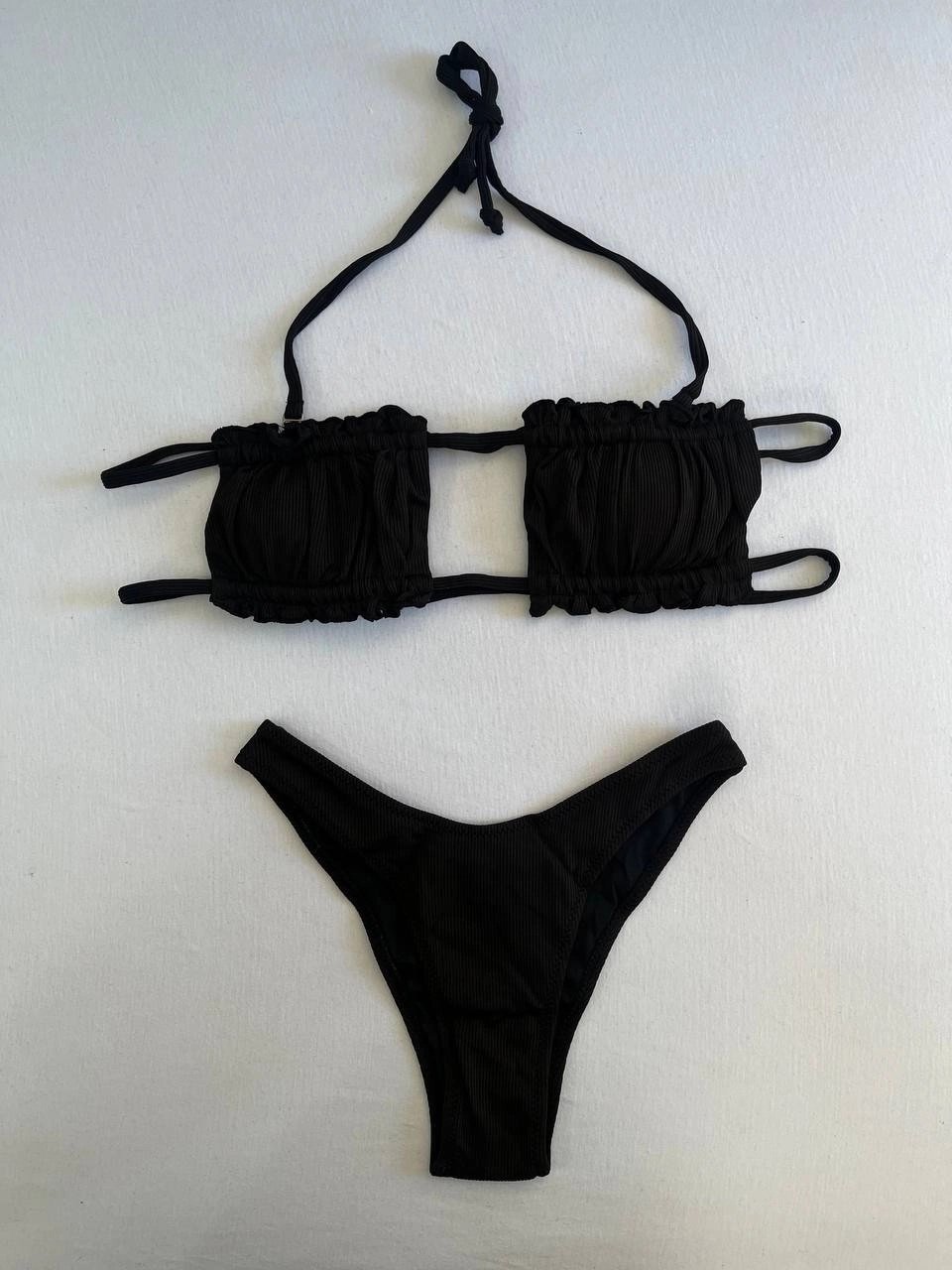 Kadın Siyah İp Bağlamalı Büzgülü Straplez Bikini Takım HZL25S-LC2226