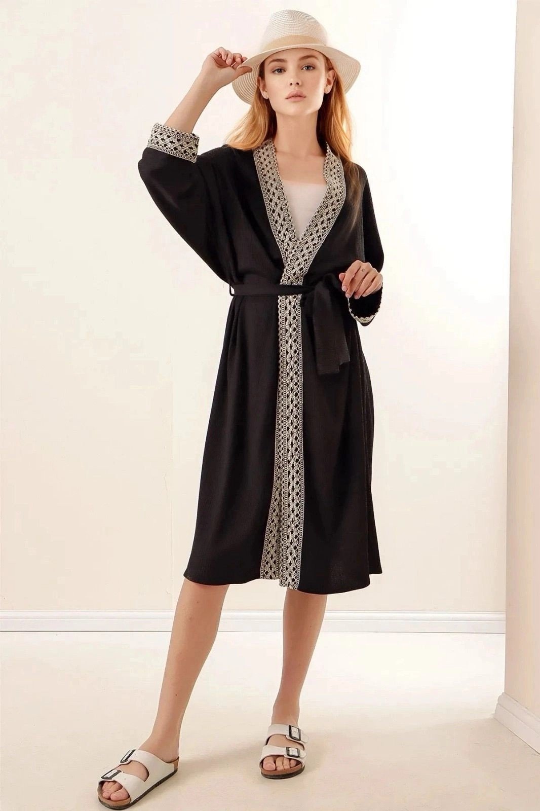 Kadın Siyah Nakışlı Kuşaklı Uzun Kimono HZL22S-BD158651