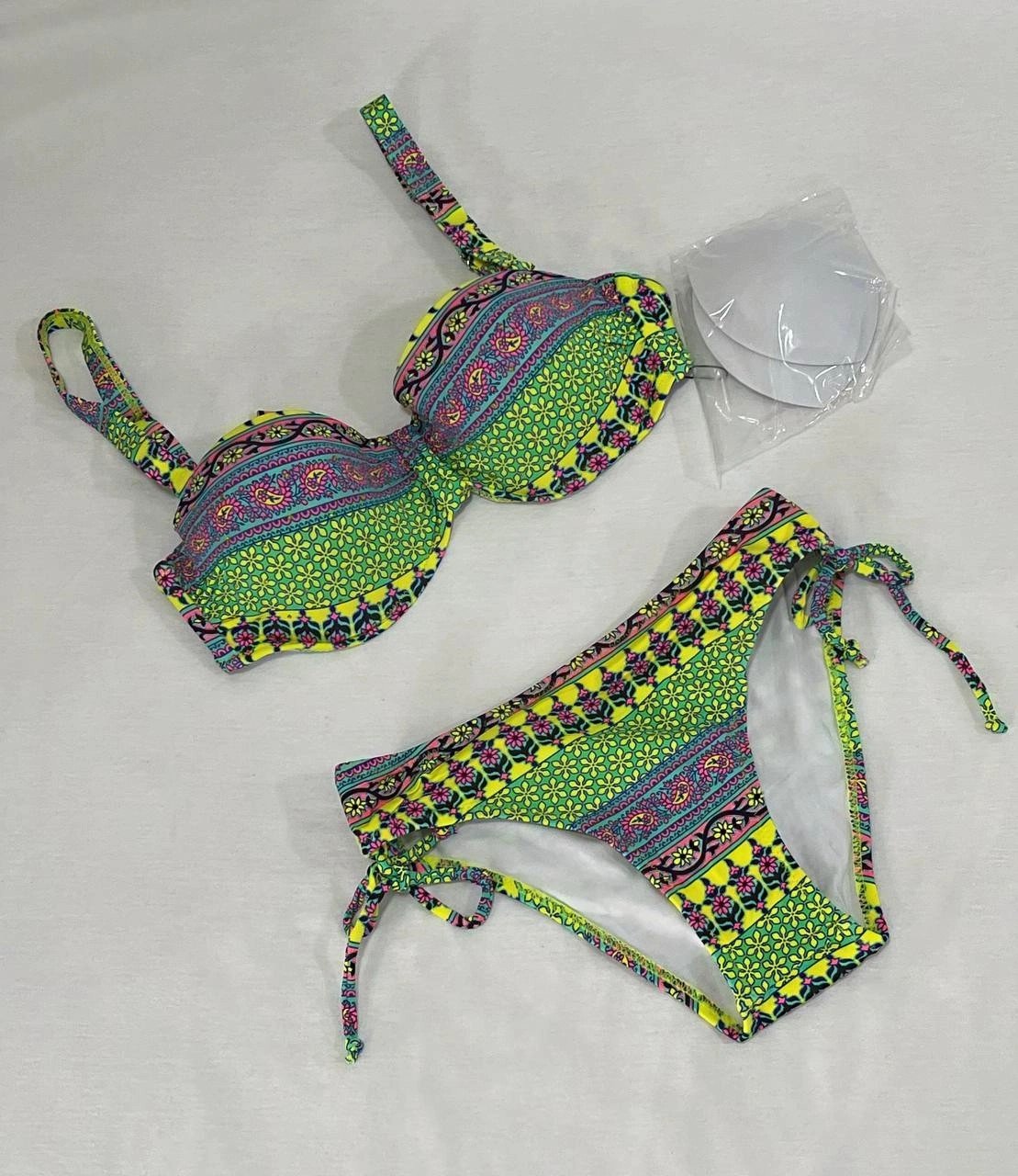 Kadın Yeşil Çok Renkli Etnik Desen Atarlı Bikini Takımı HZL25S-LC8004