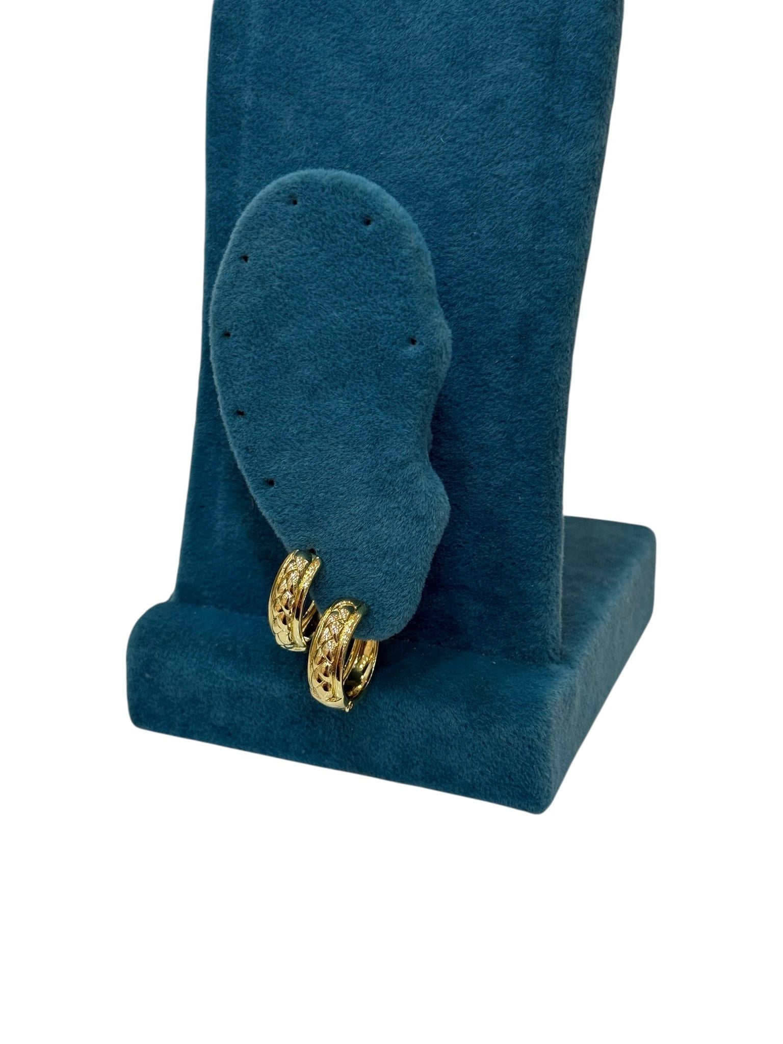 14K Gold Renk Baklava Desen Mini VIP Küpe (1 CM)