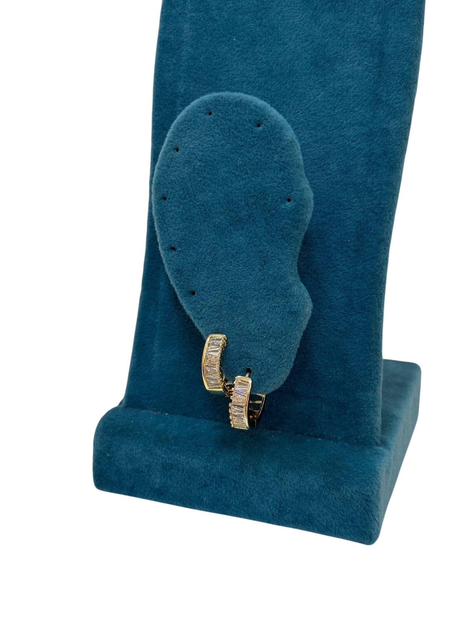 14K Gold Renk Mini Kesme Taşlı VIP Küpe (1,5 CM)