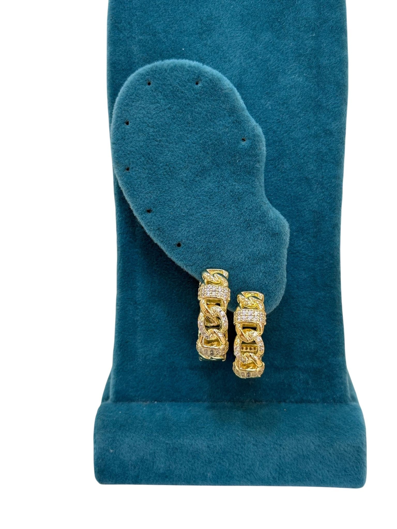 14K Gold Renk VIP Gurmet Zincir Taşlı Küpe (2,5 CM)