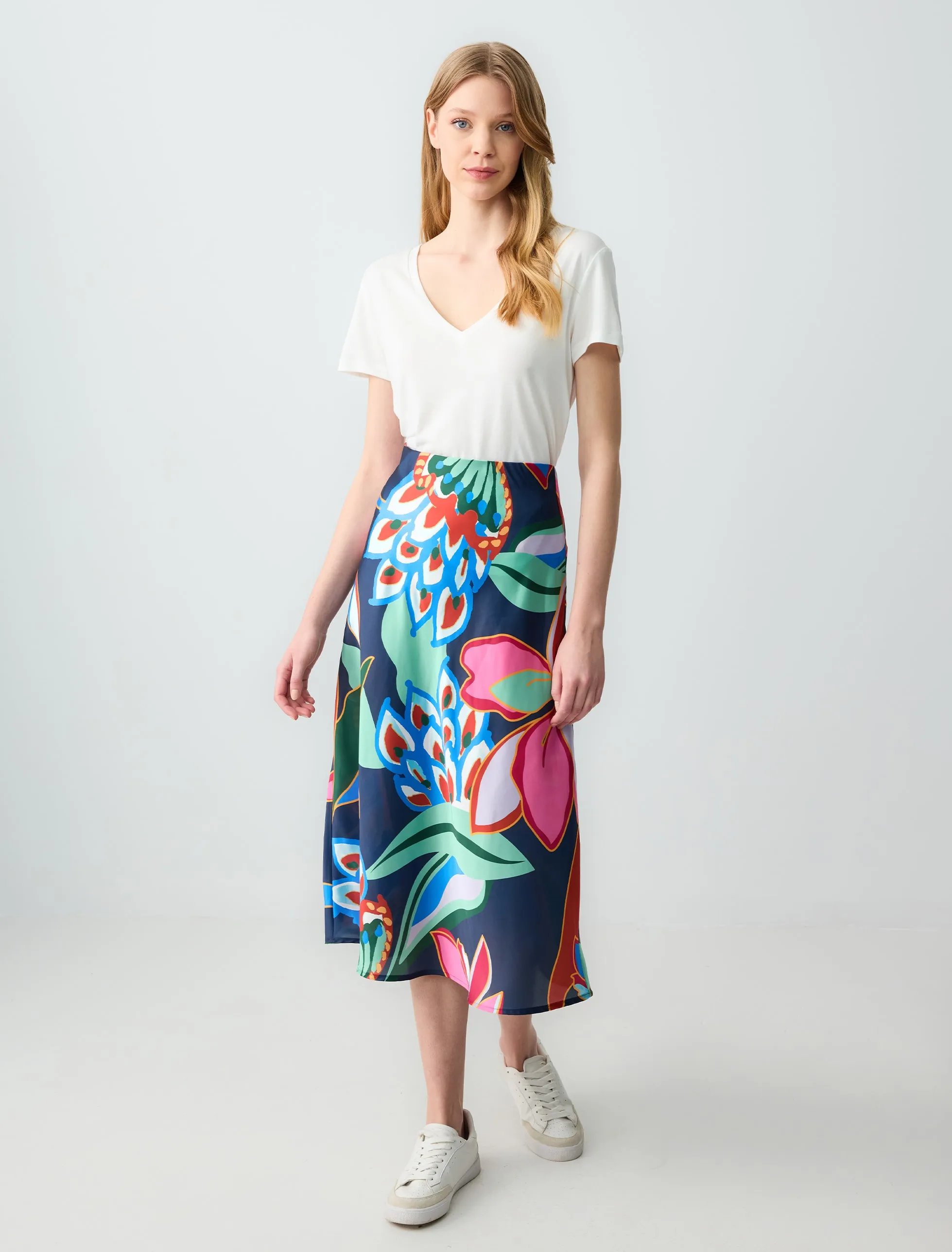 Desenli İnce Midi Boy Etek