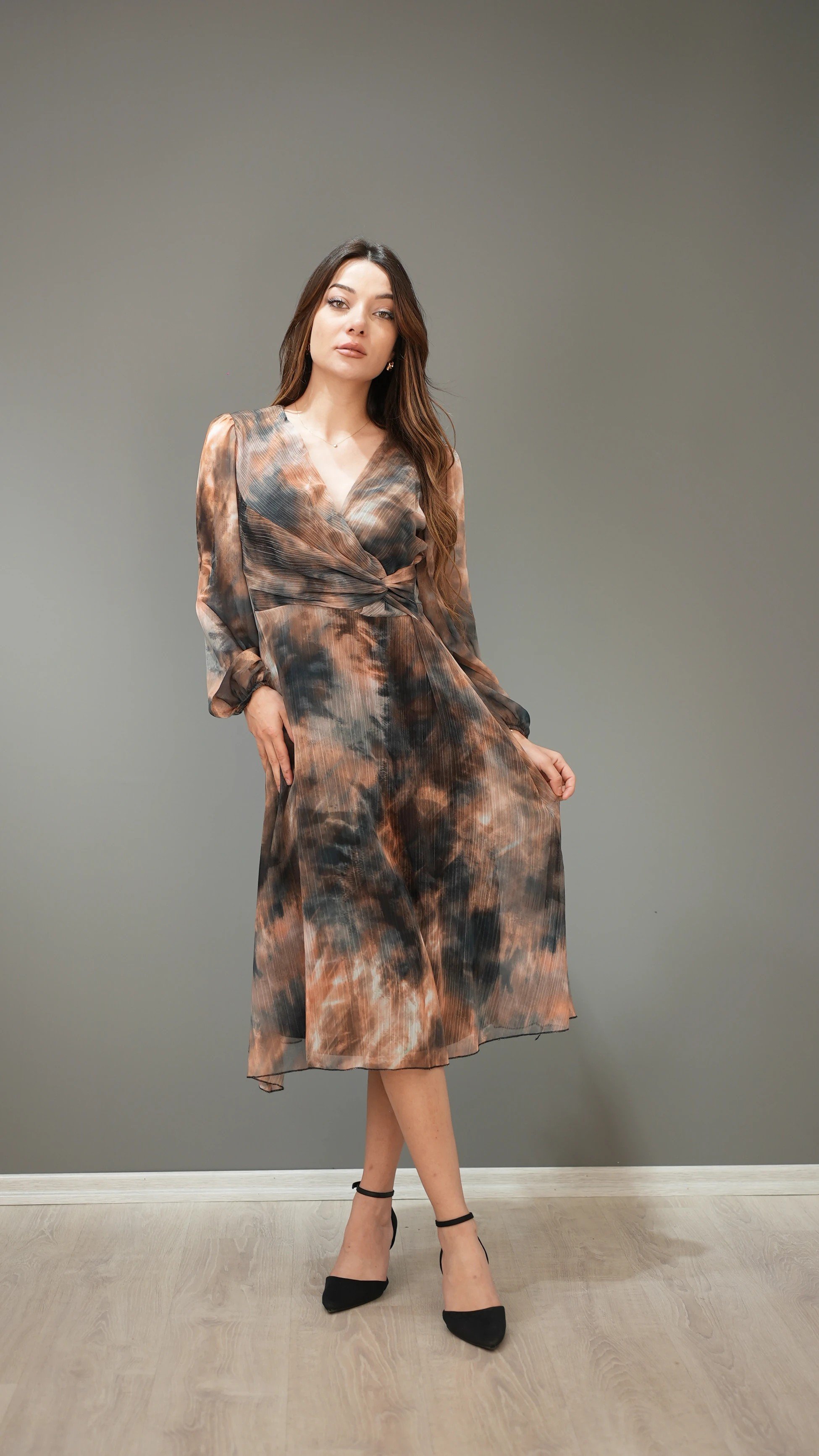 KRUVAZE YAKA ÖN DETAY ŞİFON ELBİSE