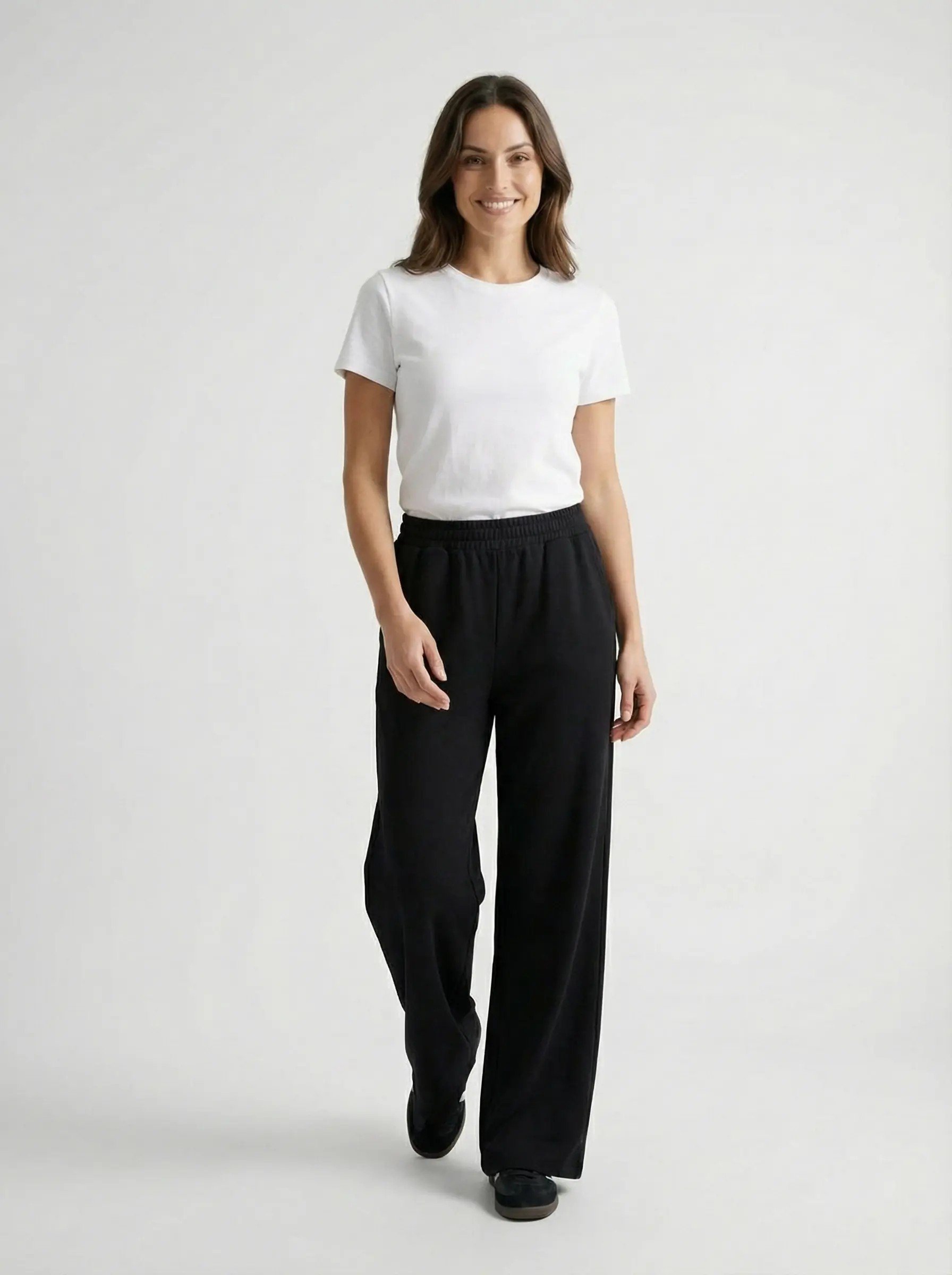 Siyah Cep Detaylı Bol Kesim Eşofman Altı