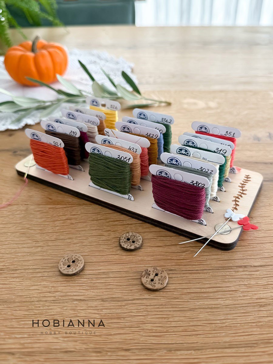 Hobianna 18 pcs Olivia Wooden Spool Stand