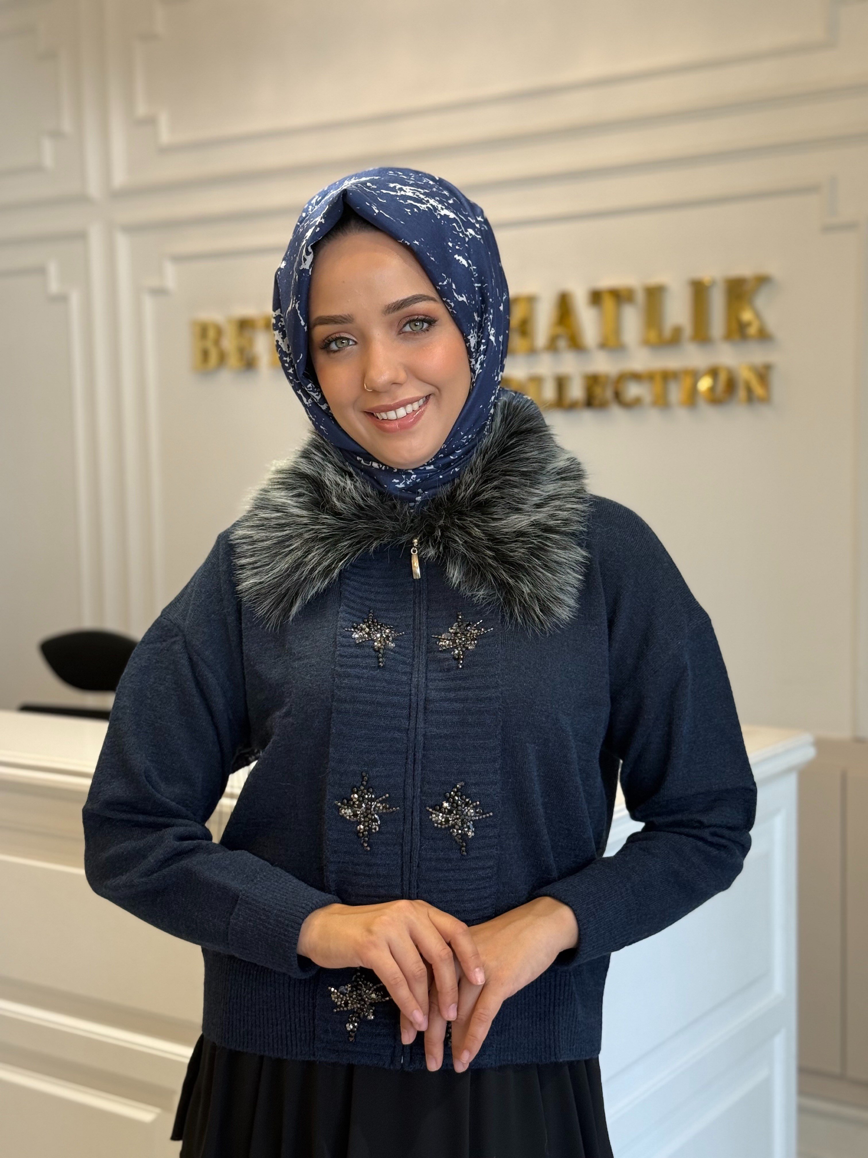MY312 6204 YAKASI KÜRKLÜ TAŞLI HIRKA LACİVERT