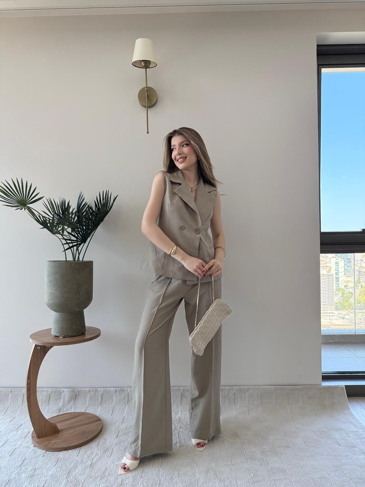 Çift Düğme Detay Yelek ve Pantolonlu Tensel Kumaş İkili Takım Vizon 2226