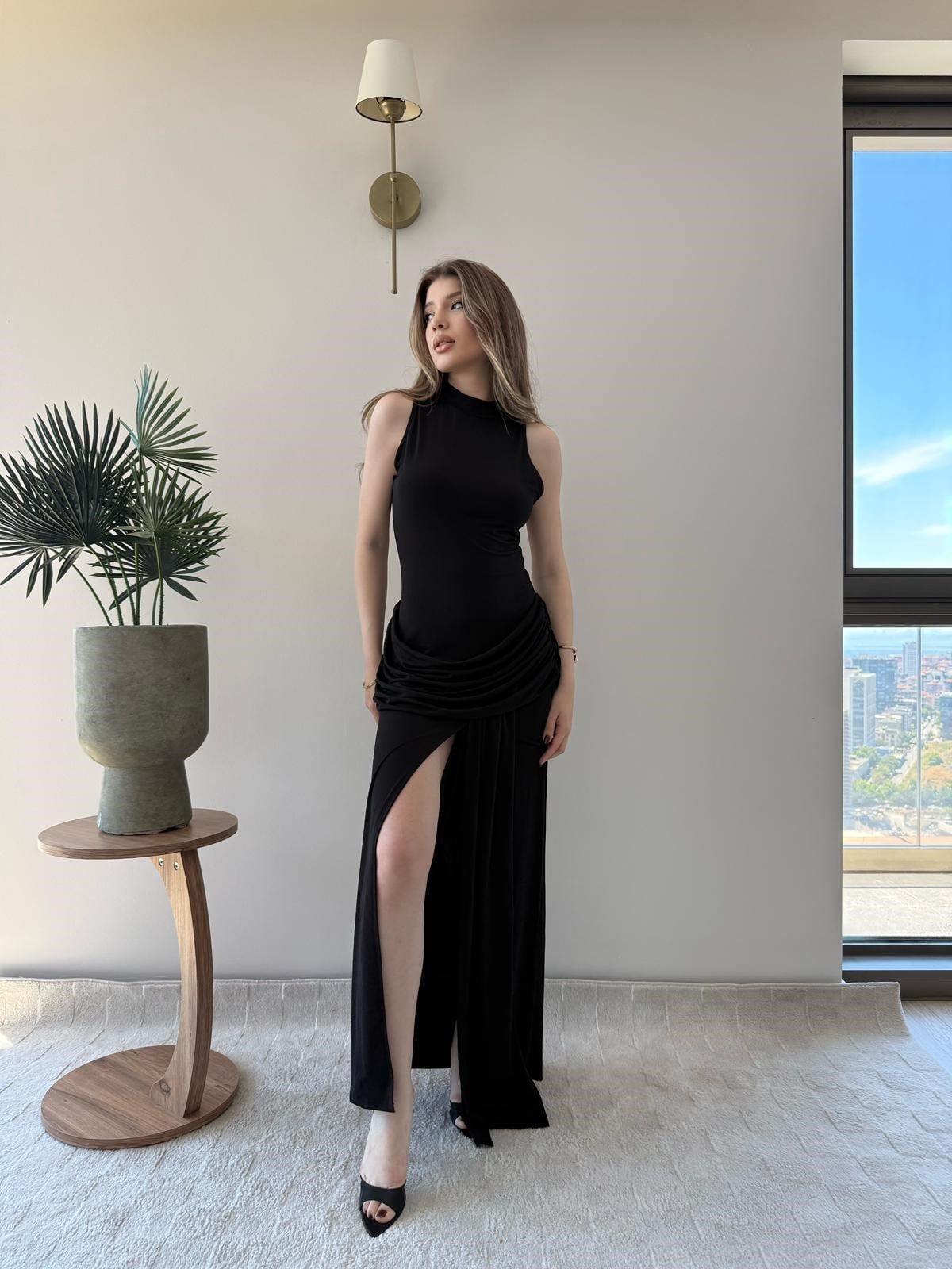 Helter Yaka Bel Drape Yırtmaçlı Elbise Siyah 2291