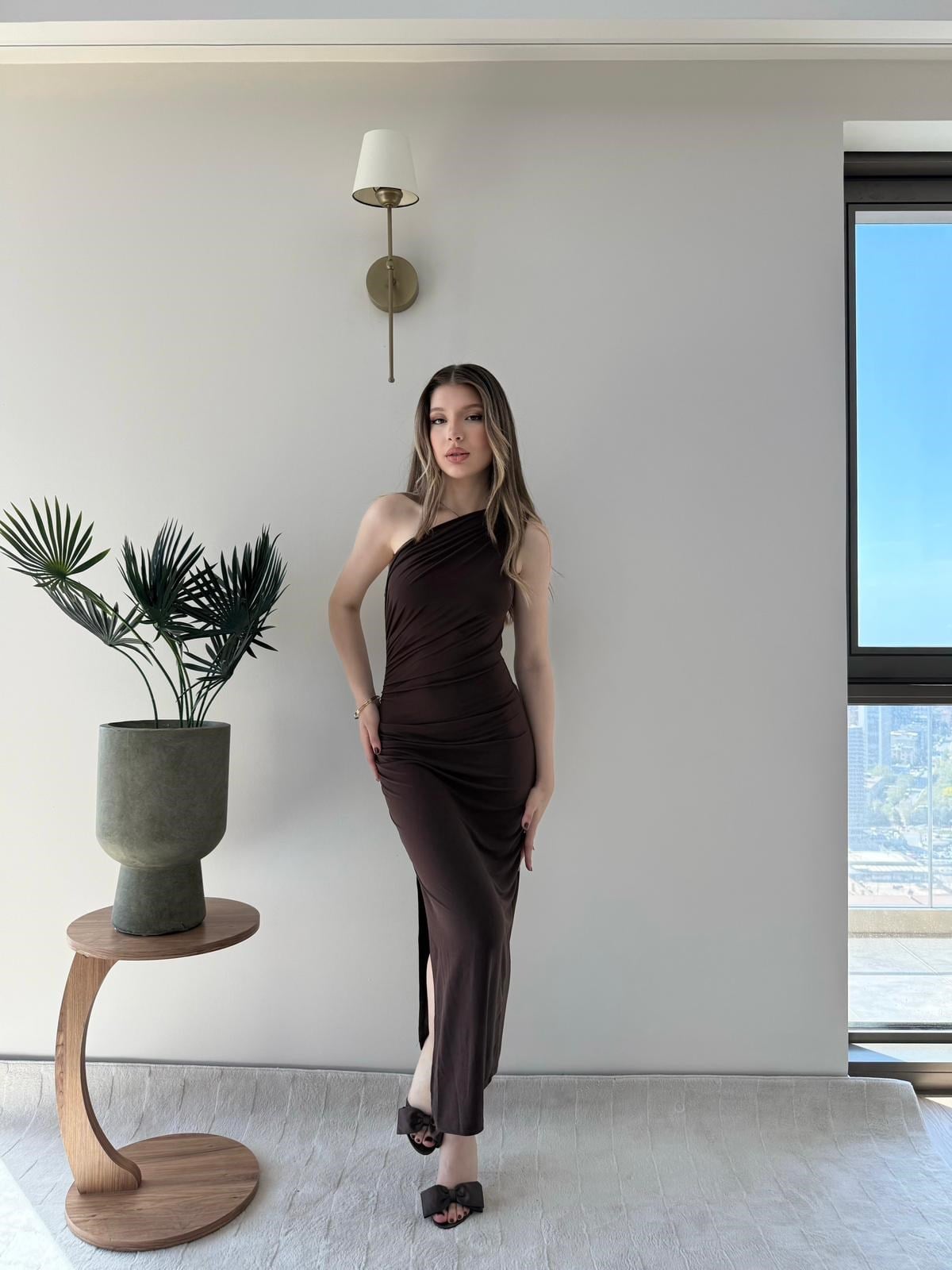 Tek Omuz Drape ve Yırtmaç Detay Sandy Elbise Acı Kahve 2187