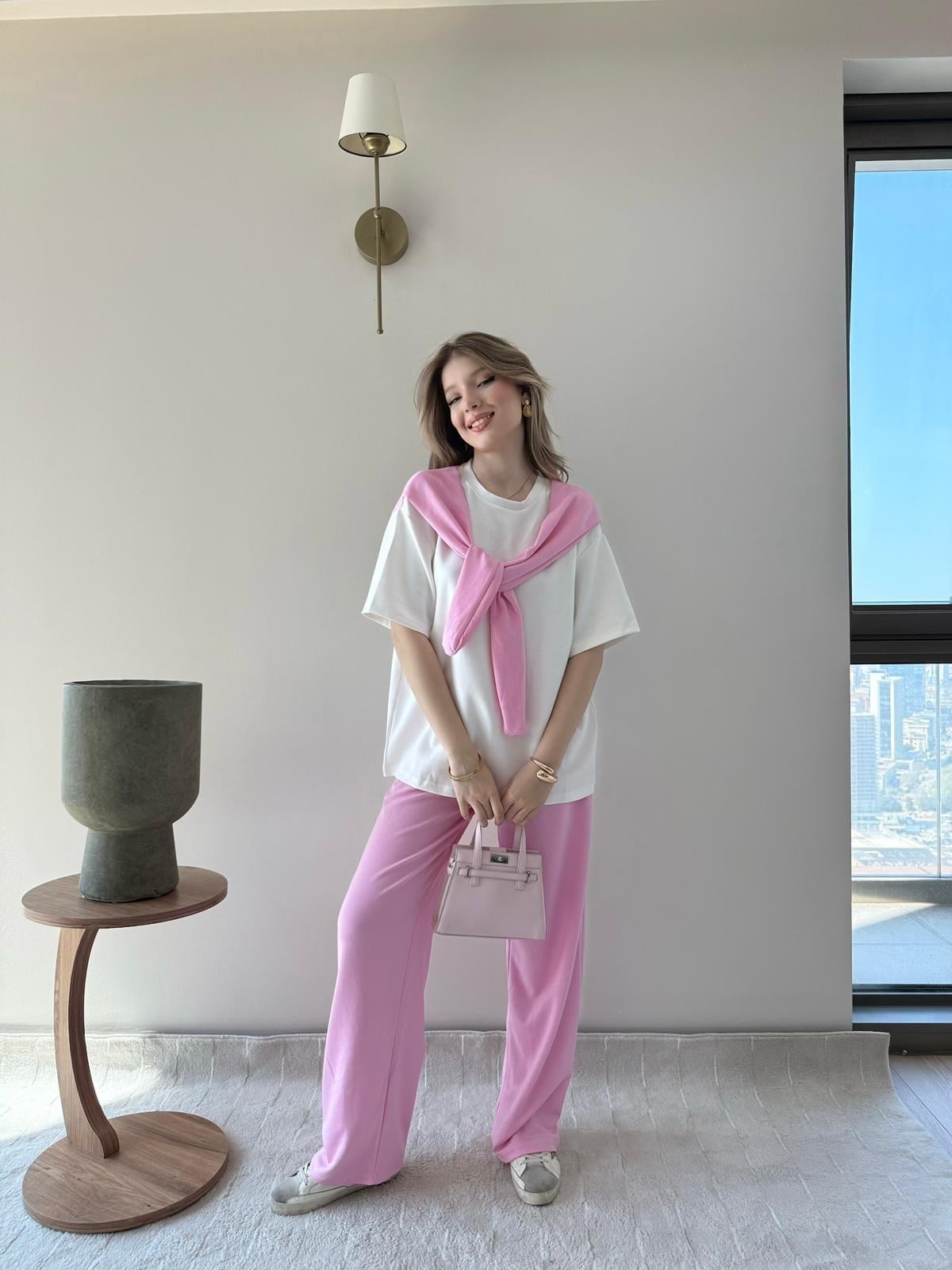 Yaka Fular Detay Tişört ve Pantolonlu Modal Kumaş İkili Takım Pembe 2140