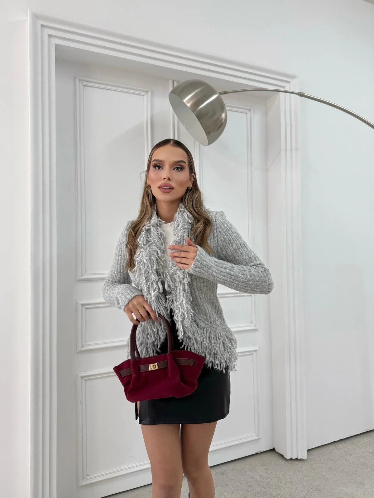 YAKA PÜSKÜL DETAY TRİKO HIRKA GRİ