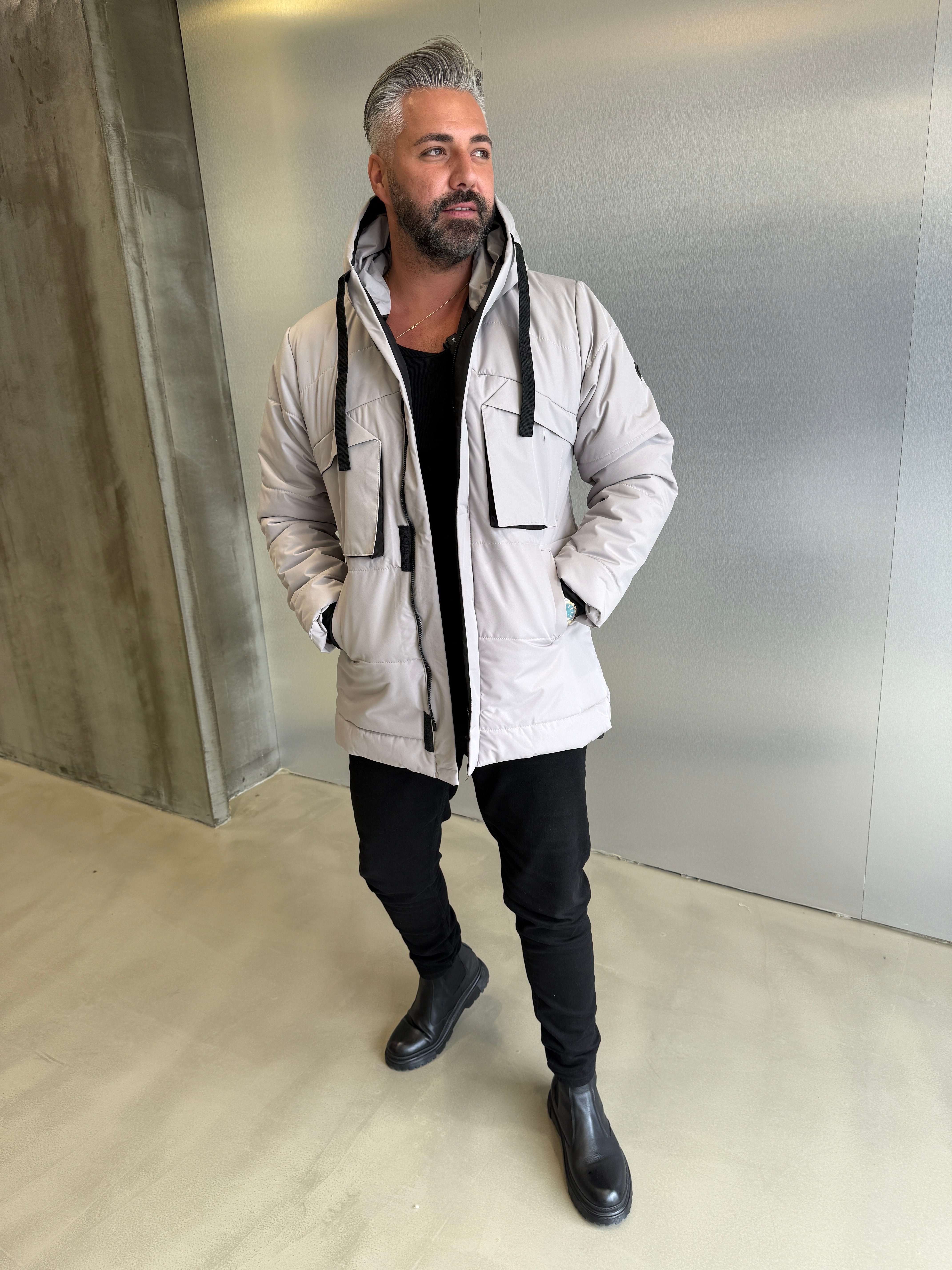 Gri Şerit Detaylı Mont