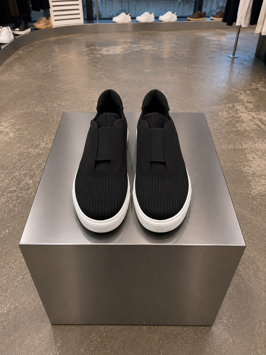 Siyah Örgü Dokulu Slip-On Ayakkabı