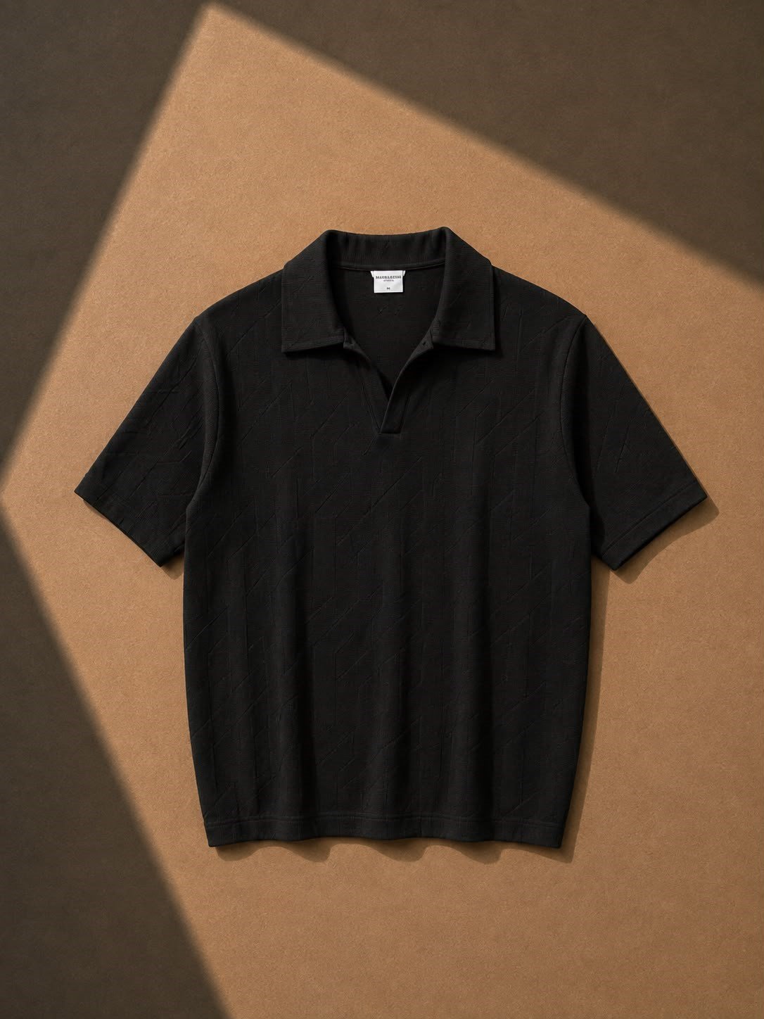 Siyah Yakalı Tshirt