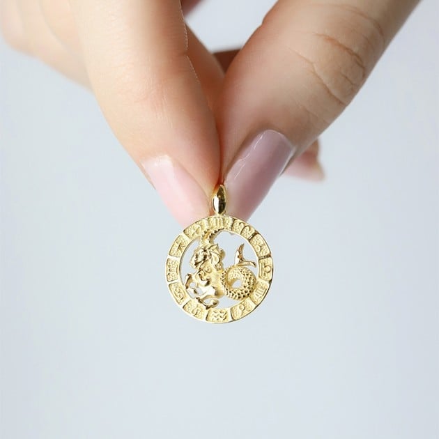 Oğlak Burcu Charm