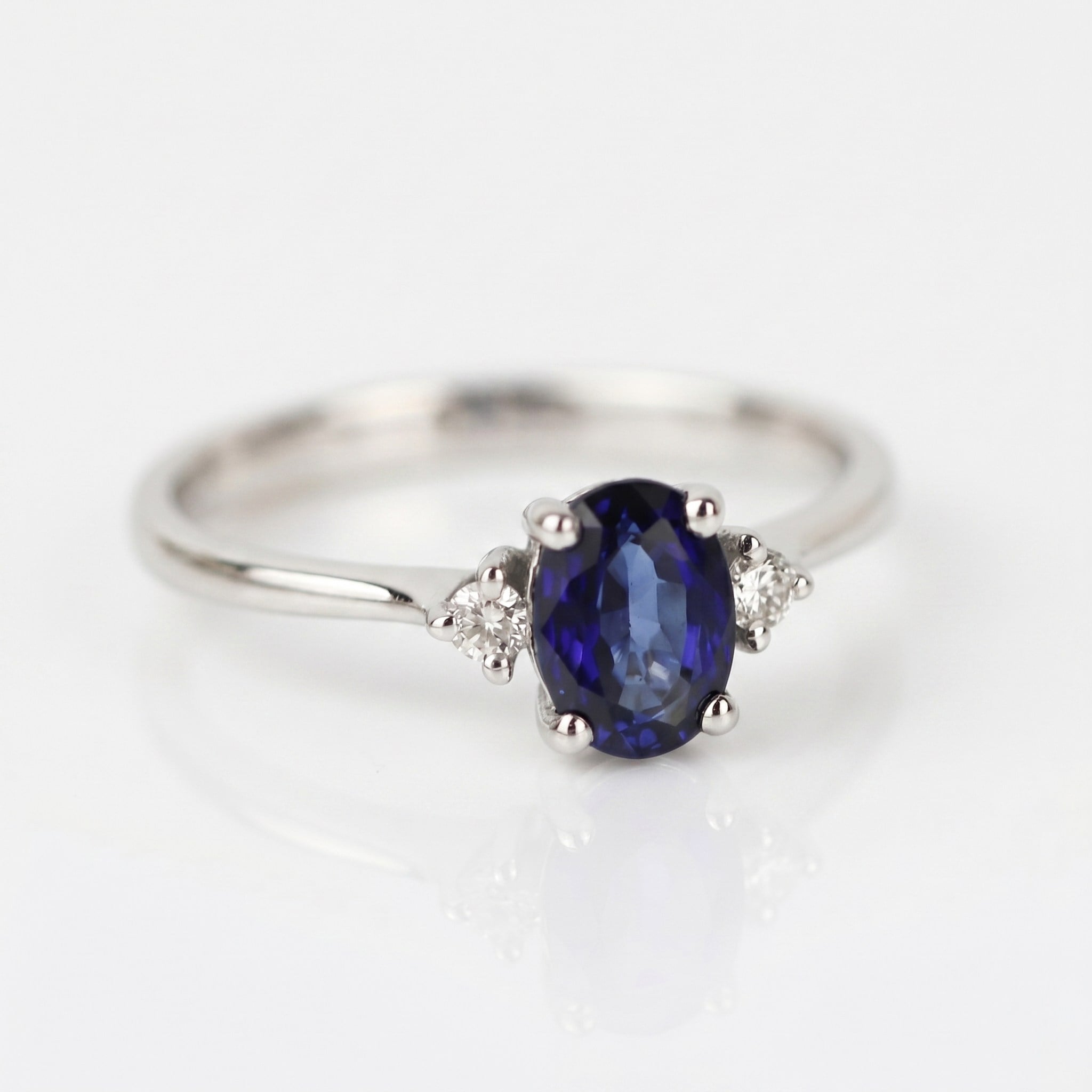 Oval Safir Yüzük