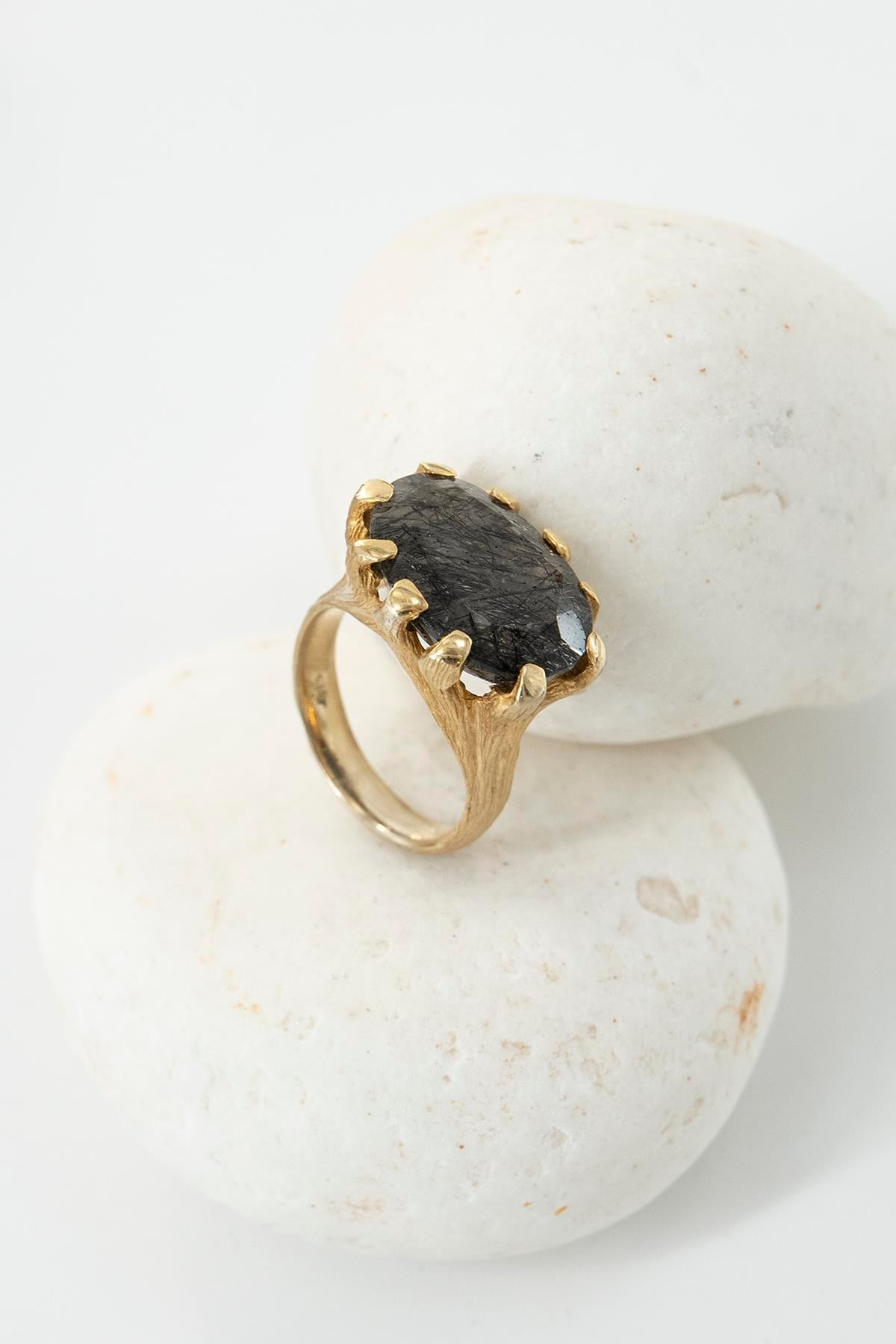 Black Rutil 8.20 ct 10.20 gr