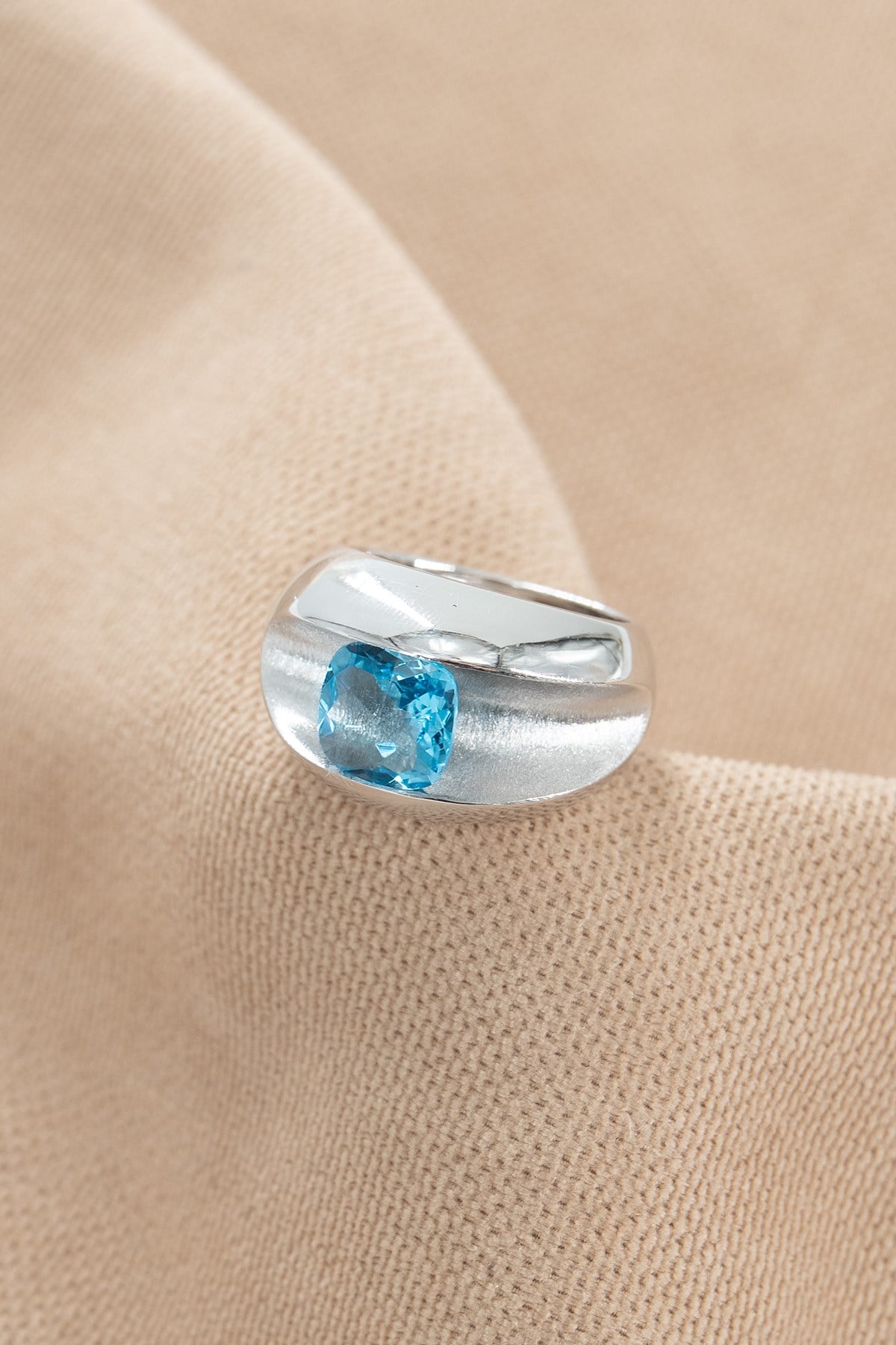 Blue Topaz Taşlı Gümüş Tasarım Yüzük