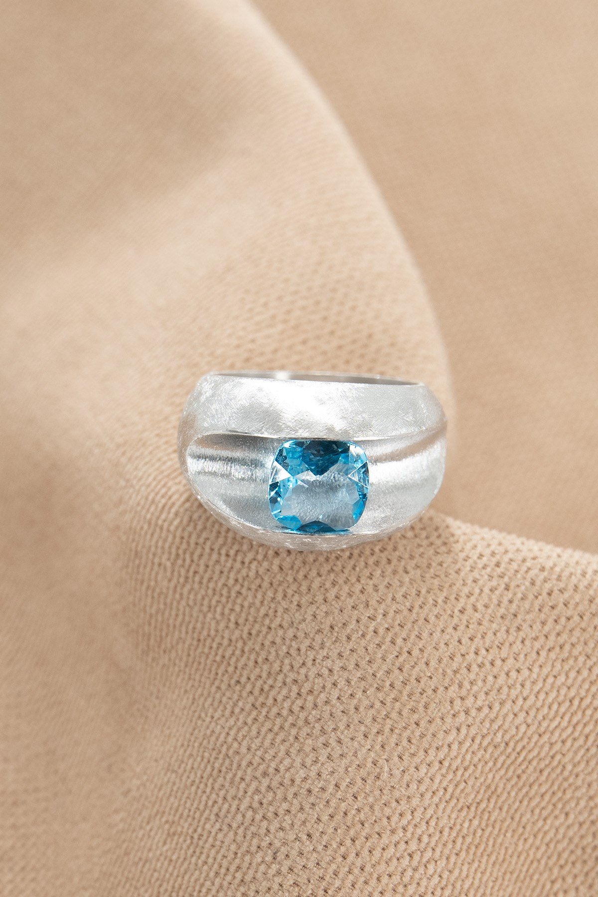 Blue Topaz Taşlı Gümüş Tasarım Yüzük