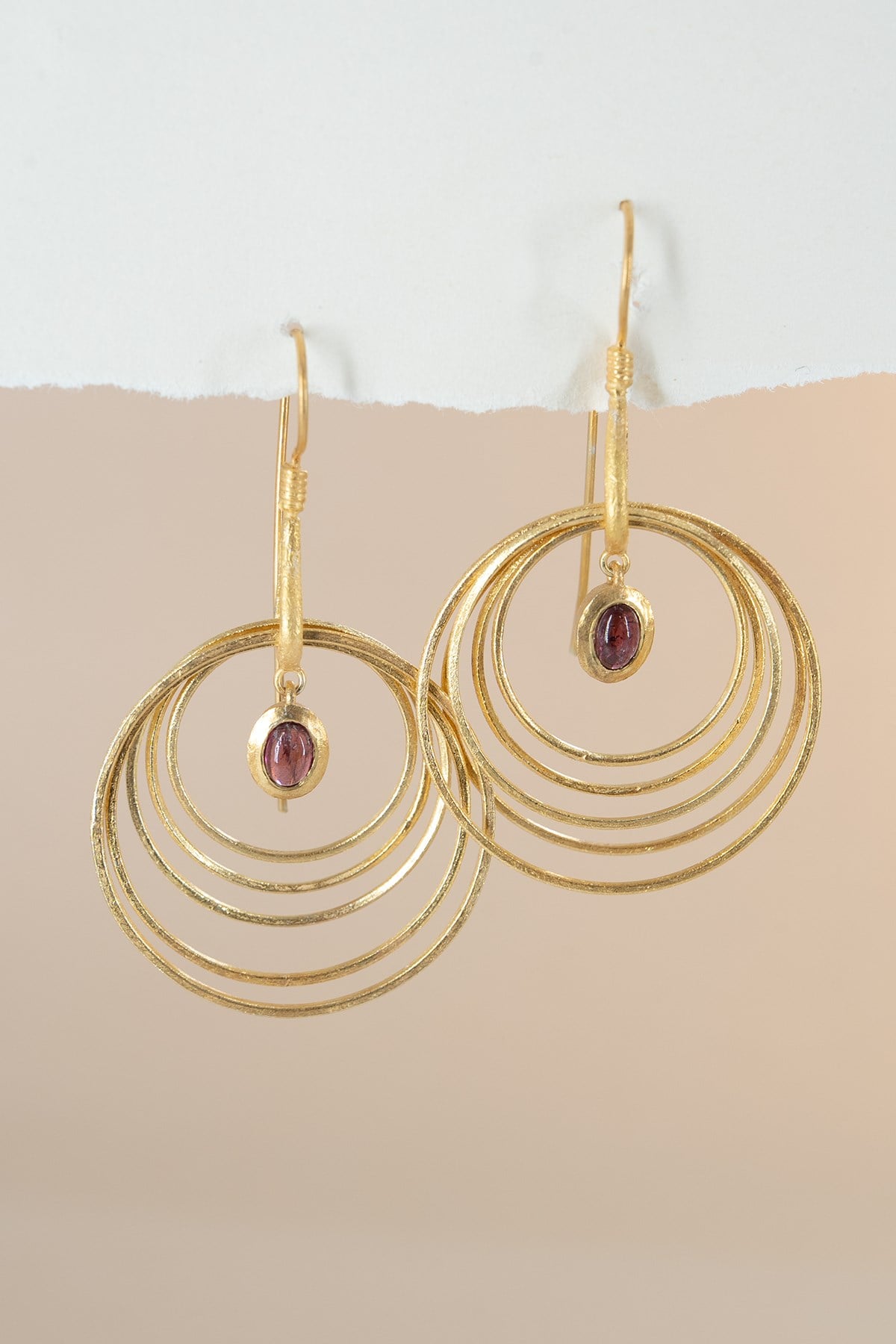 Garnet Taşlı Gümüş Küpe
