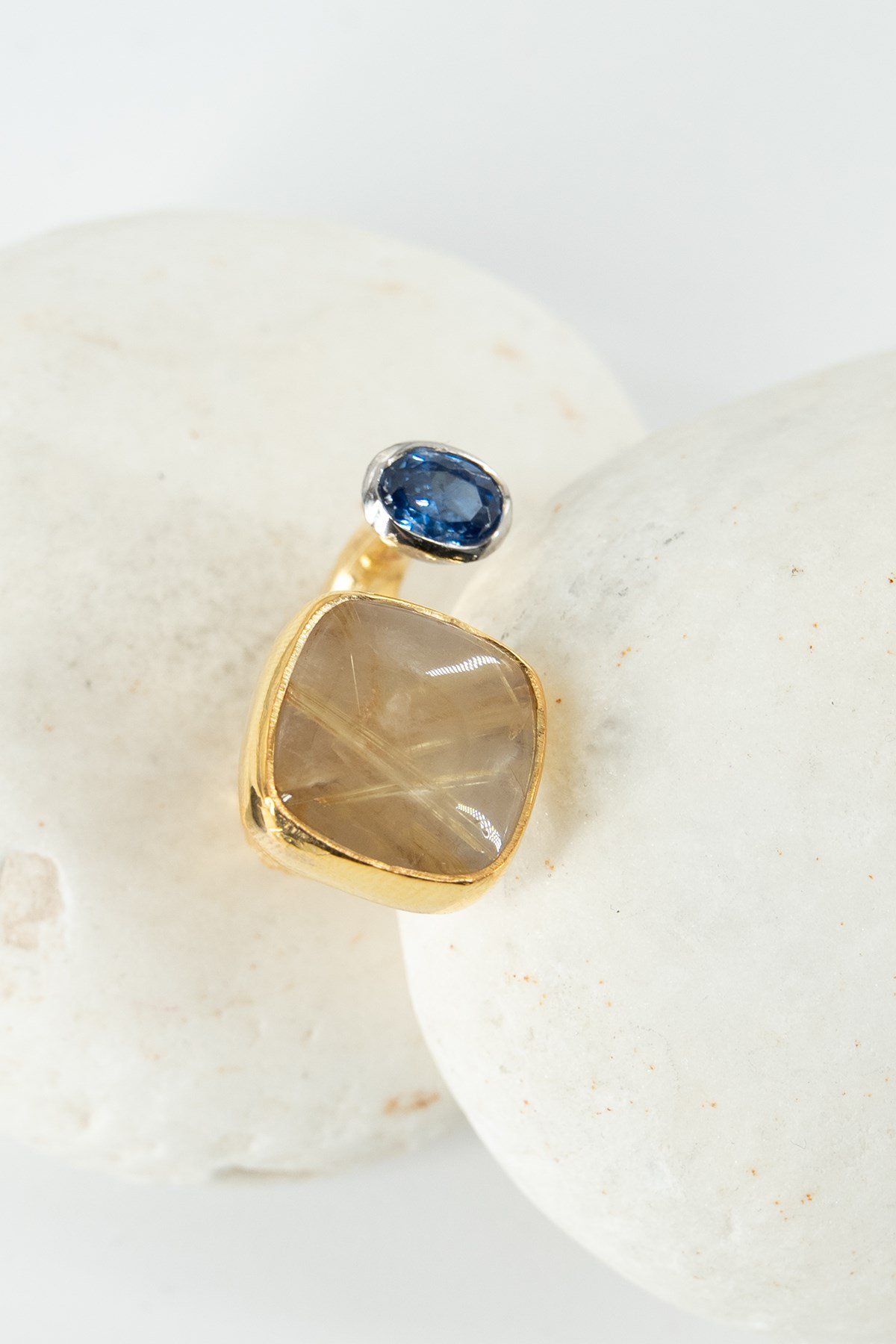 Rutilo Dorato Quarzo & Zaffiro con Pietra Argento Anello