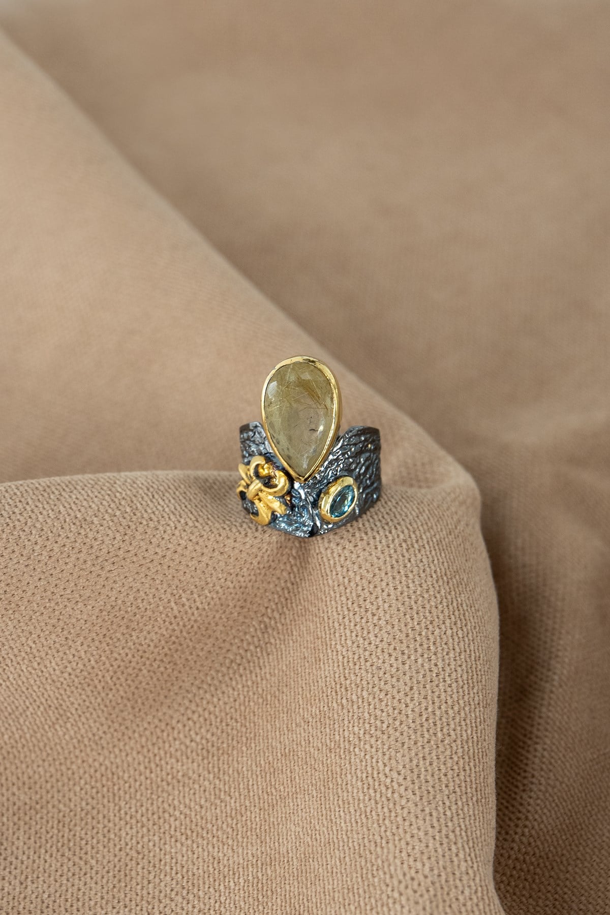 Gold Rutil Quartz Taşlı Gümüş Yüzük