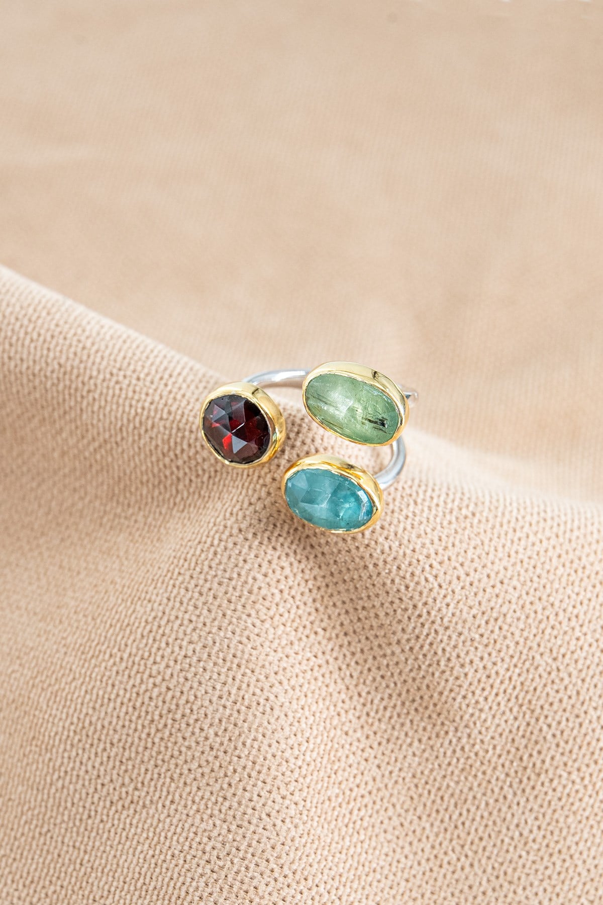 Cianite e Granato con Pietra Argento Anello