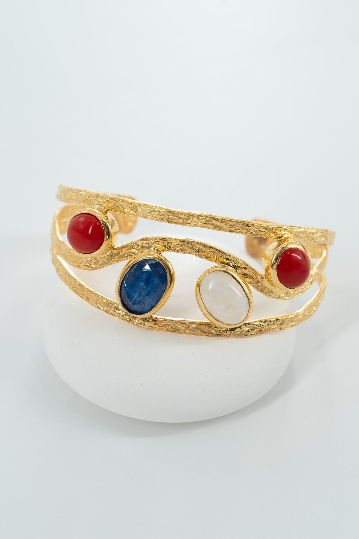 Kyanite, Ay Taşı (Moonstone), Mercan (Coral).Taşlı Gümüş Bileklik