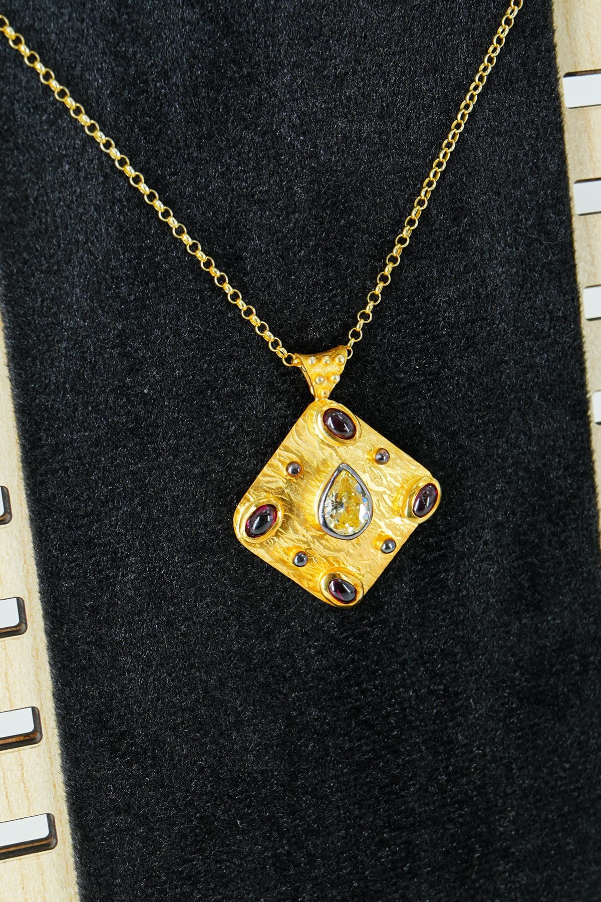 Mexico Diamond Garnet Gümüş Kolye