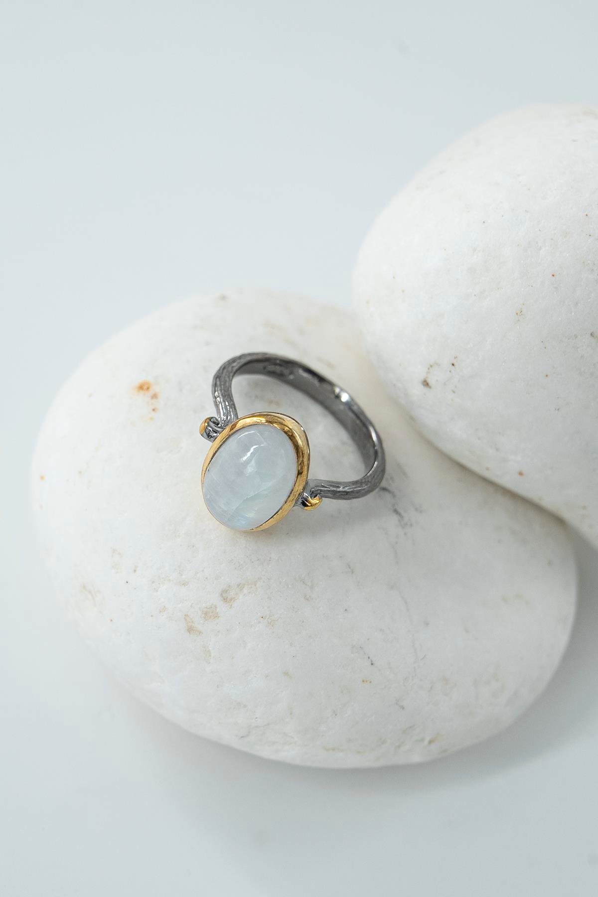Moon Stone Taşlı Gümüş Yüzük 3.90 gr