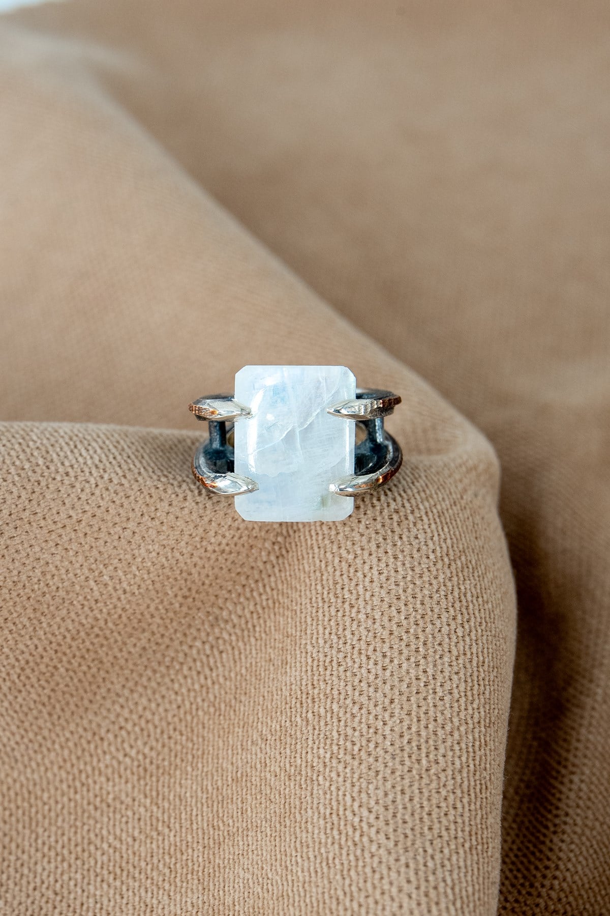 Pietra di Luna con Pietra Argento Anello