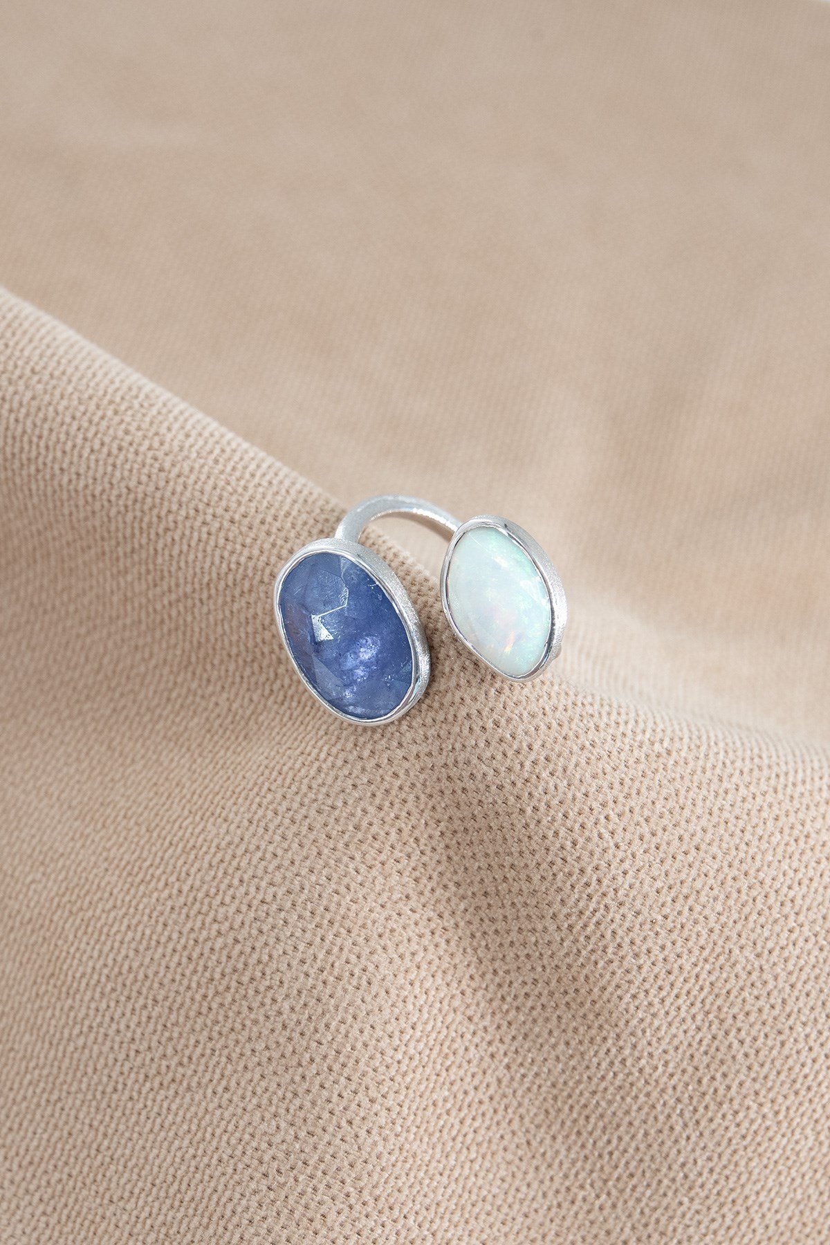 Opal, Tanzanit Taşlı Gümüş Yüzük