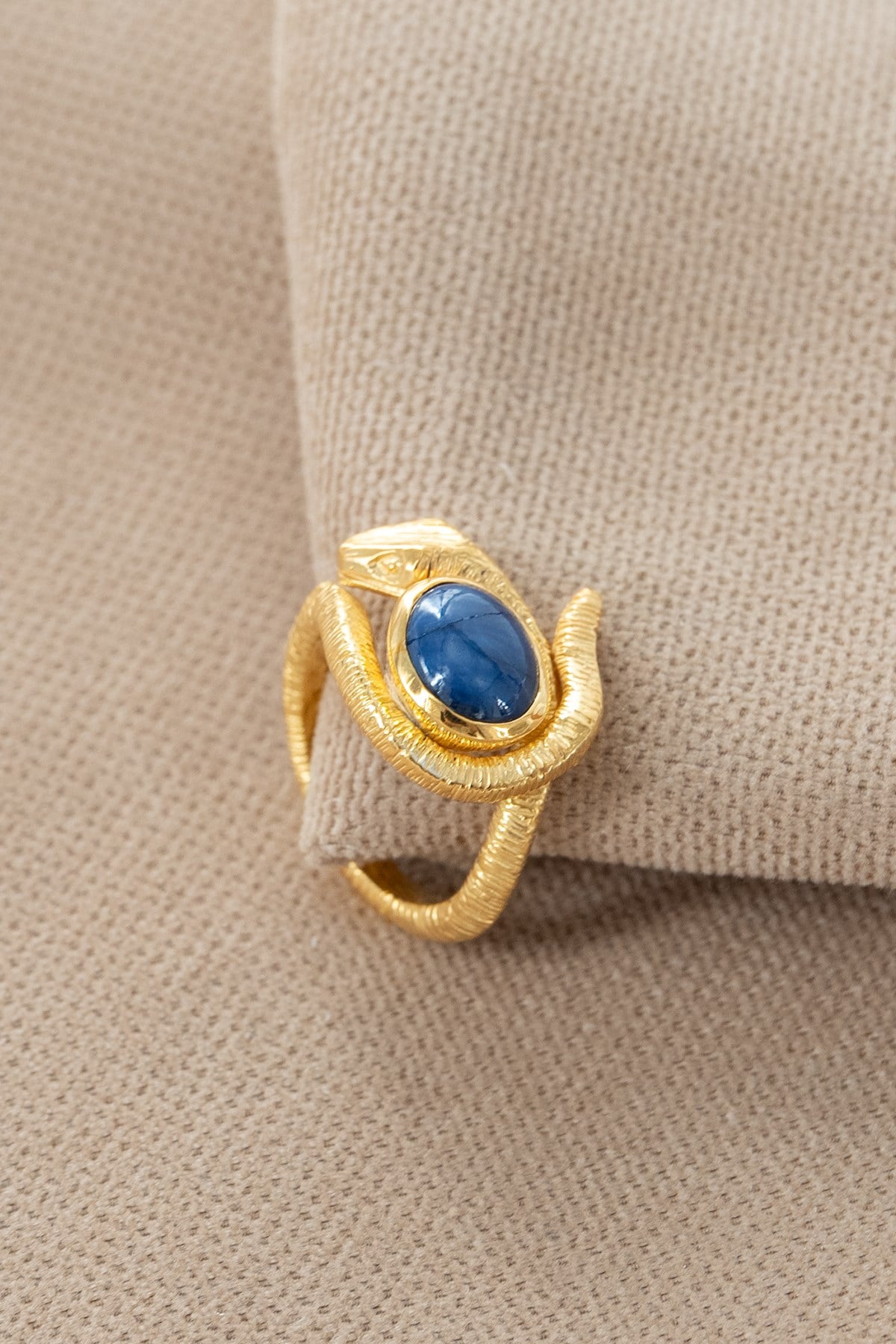 Zaffiro Stellato con Pietra Argento Anello