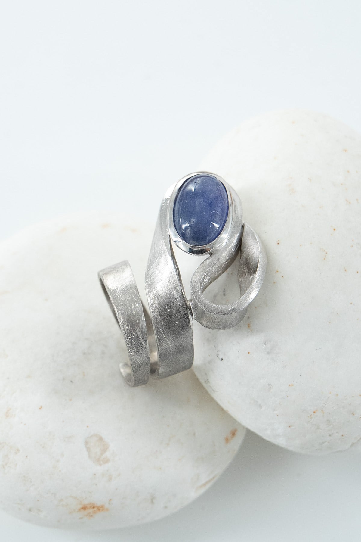 Tanzanite con Pietra Argento Anello