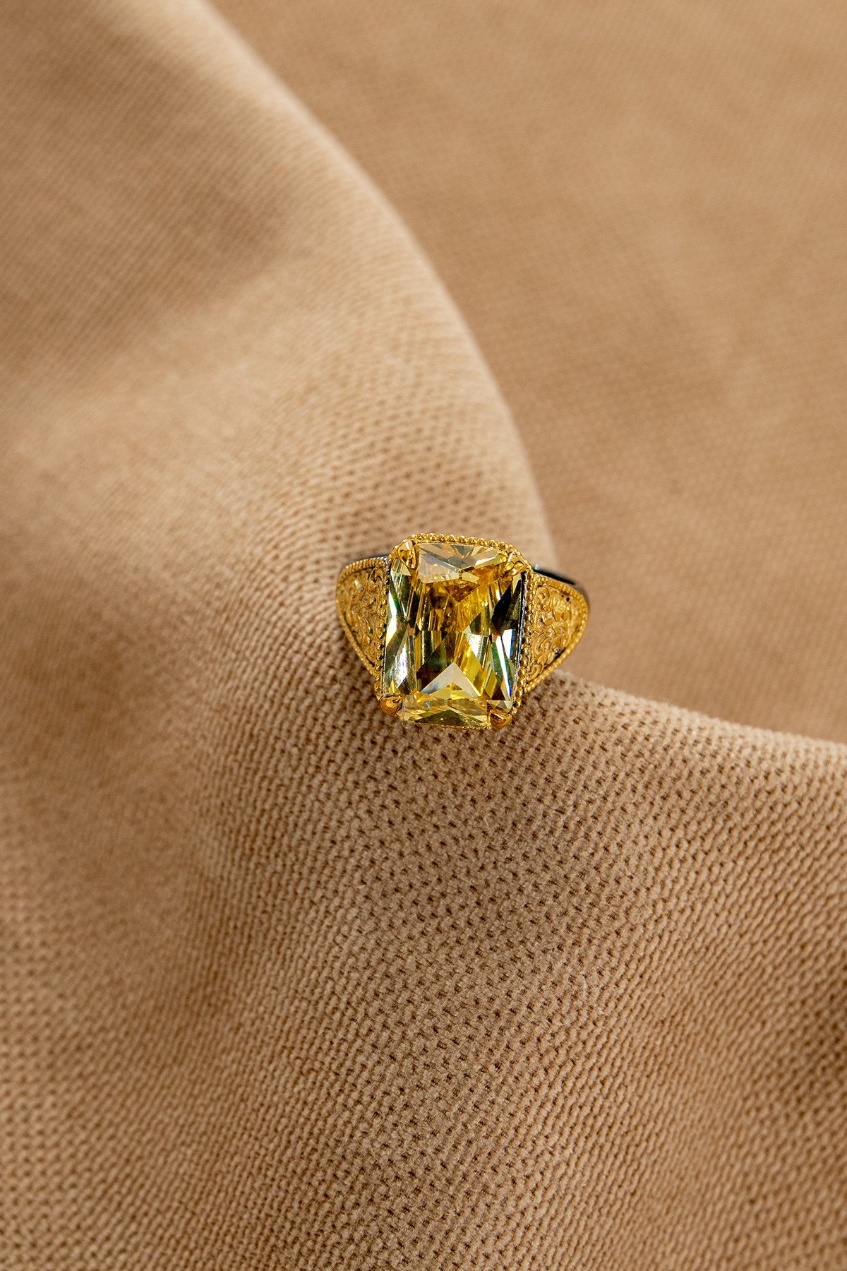 Zultanit (Mystic Diamond) Taşlı Tasarım Yüzük