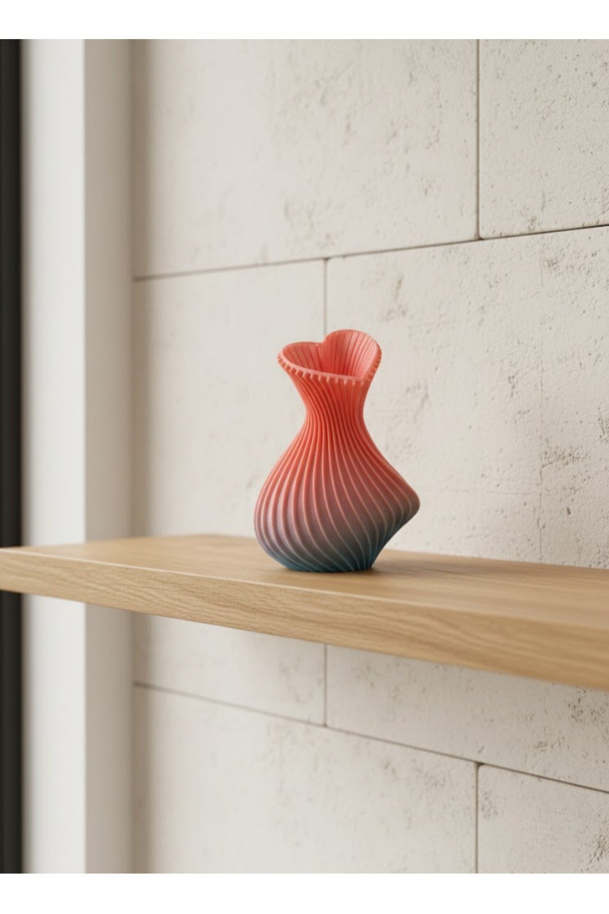 Kalp Tasarımlı Modern Dekor Vazo 15 cm Şık ve Estetik Görünüm