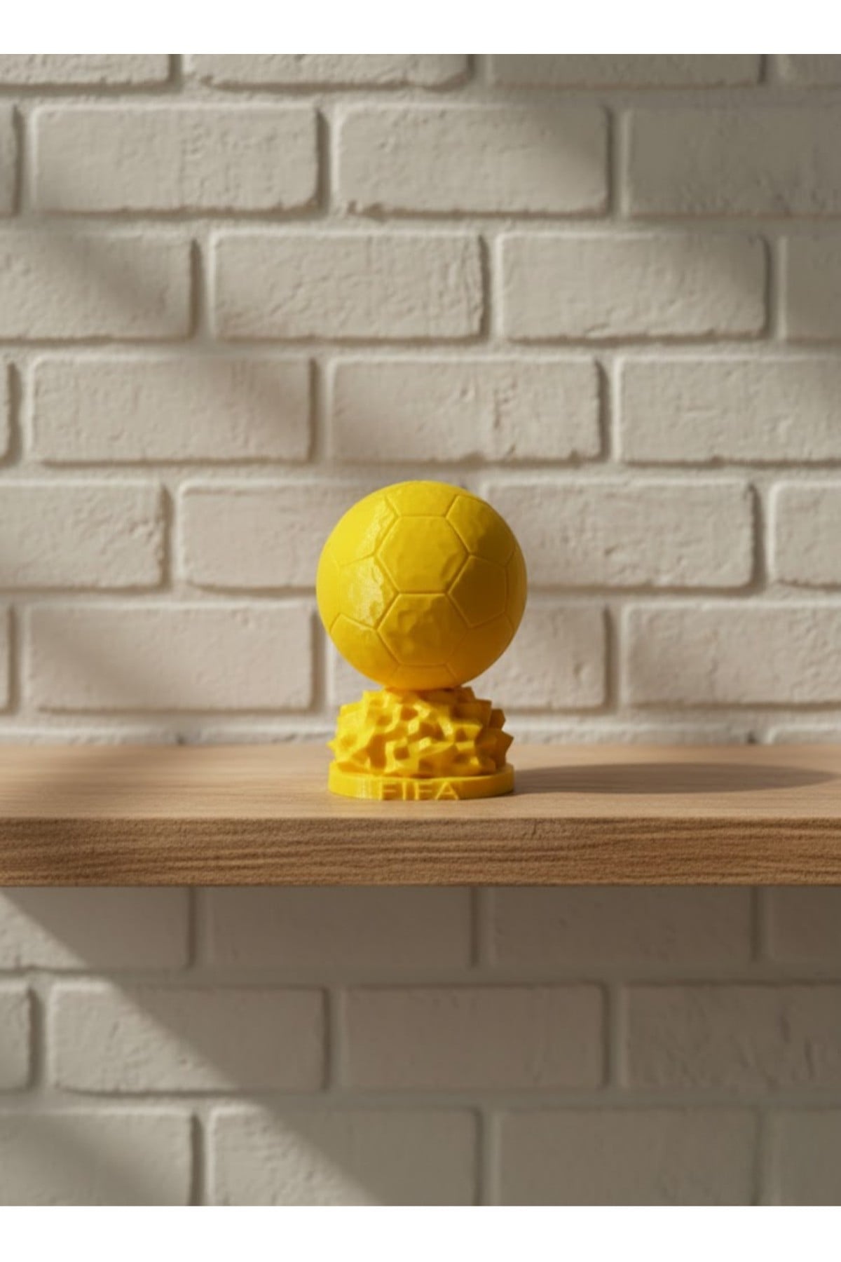 Mini FIFA Futbol Topu Biblo Sarı Renk 10cm Spor Temalı Dekor