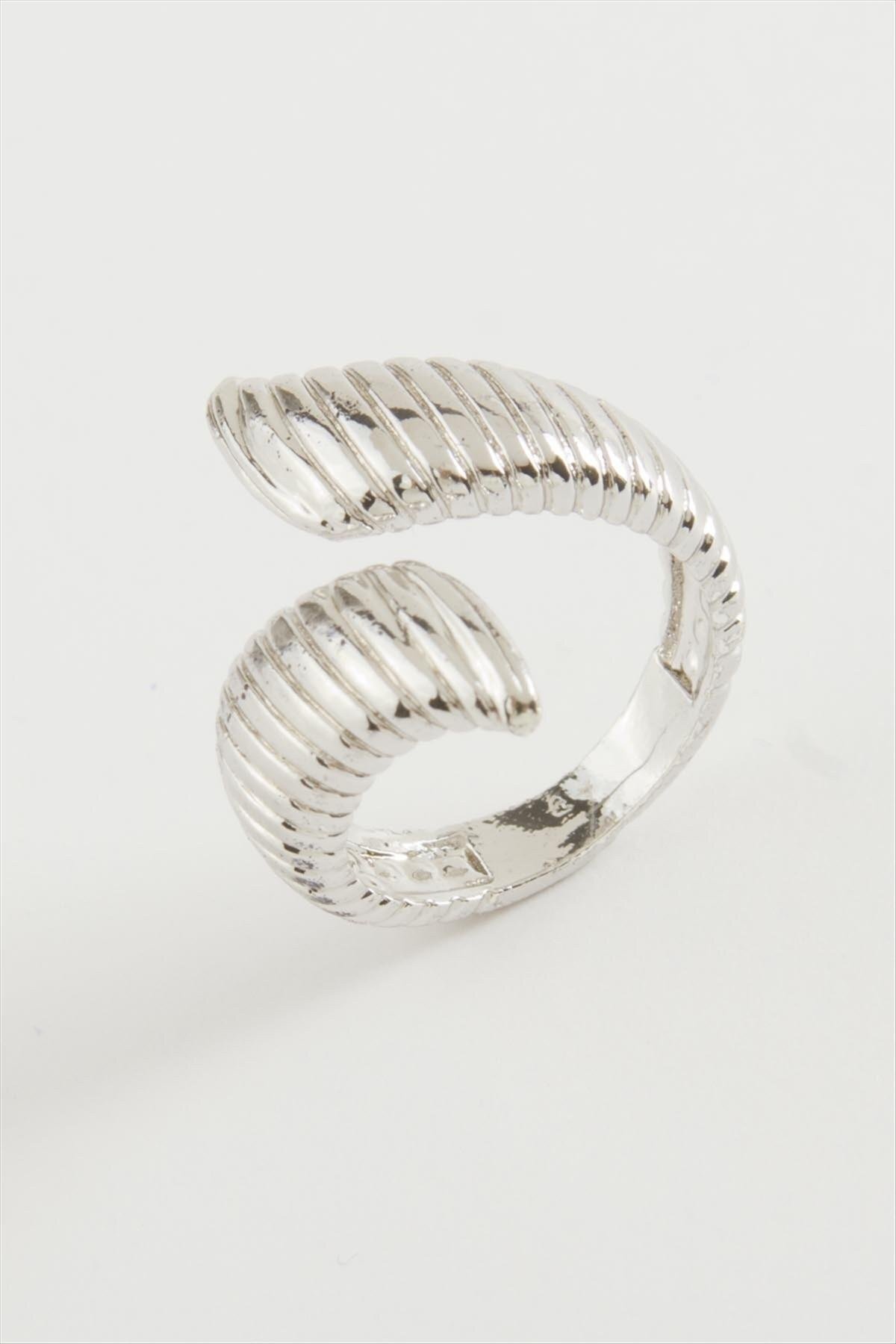 Oval Çizgili Metal Yüzük