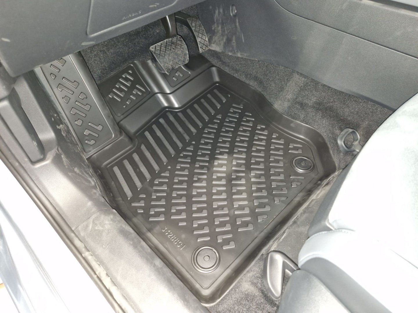 vw-passat-b9-variant-24-skoda-superb-2-7-492a