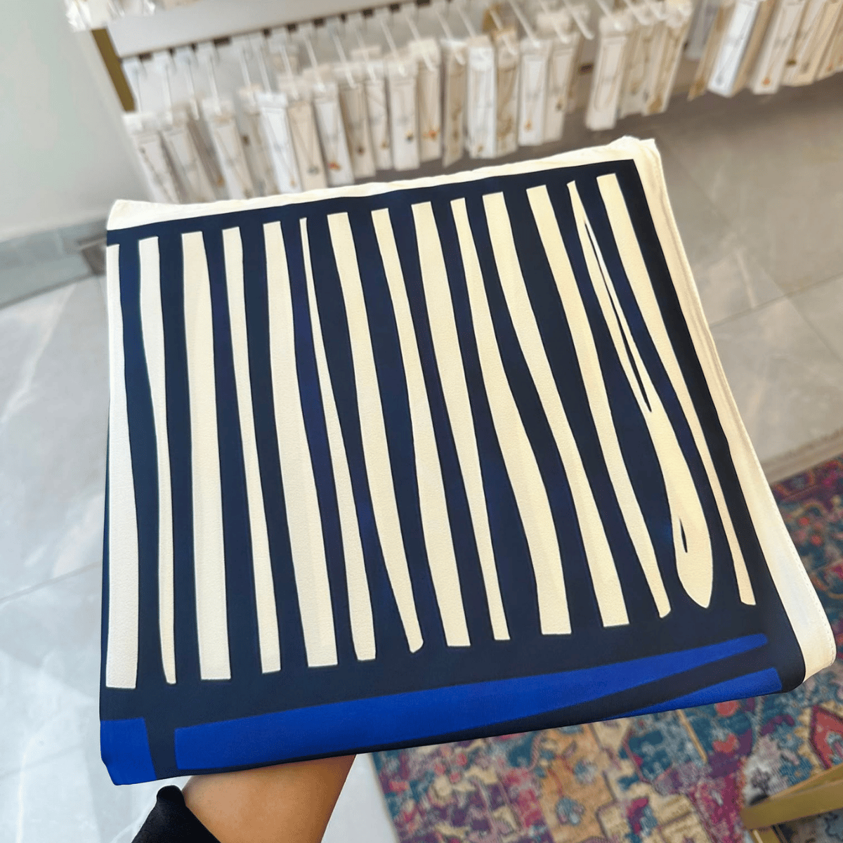 Modern Mavi 60X60 İpeksi Fular