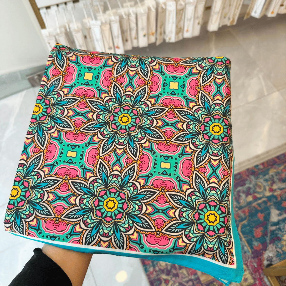 Renkli Mandala 60X60 İpeksi Fular