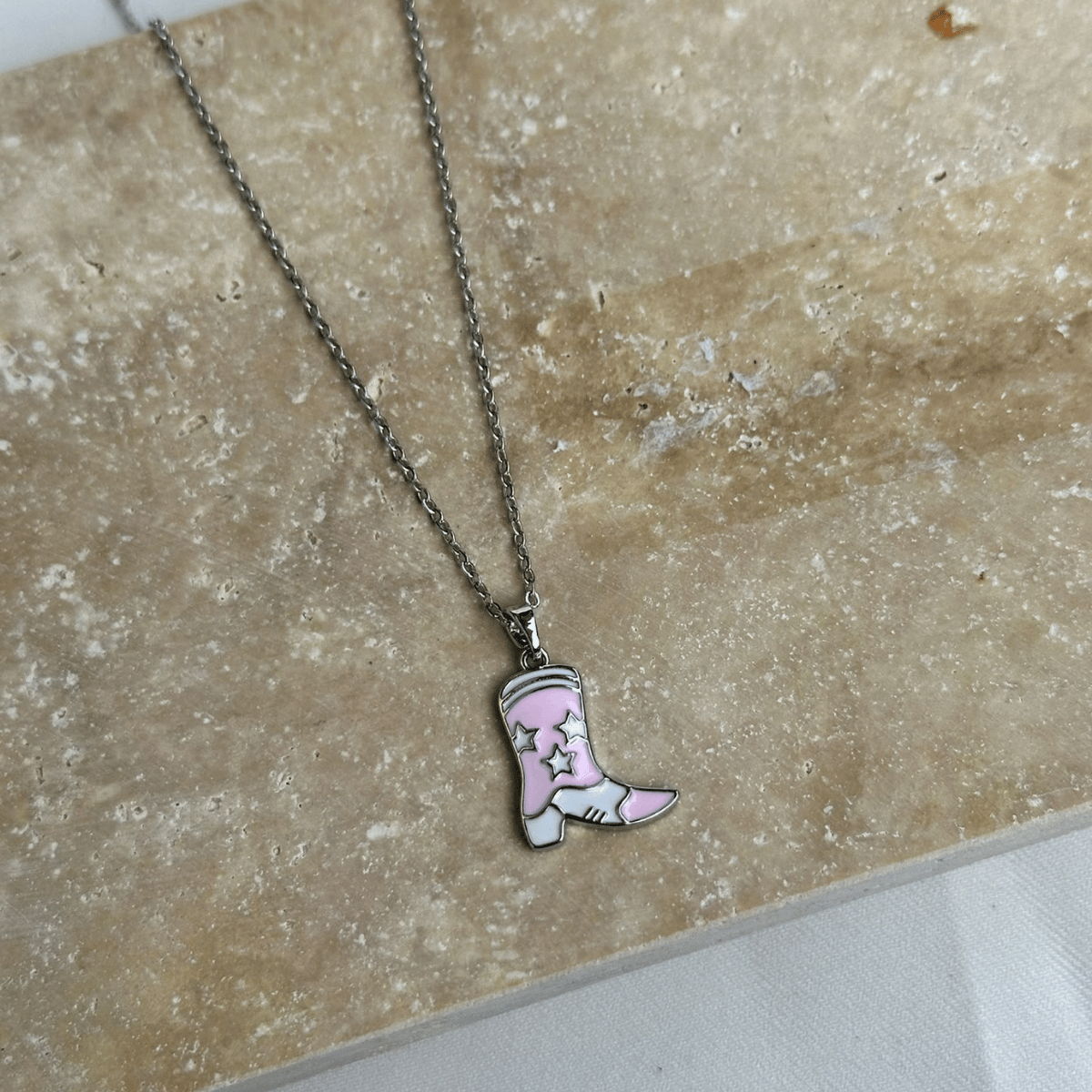 Yıldız Desenli Pembe Mineli Kovboy Çizmesi Silver Kolye
