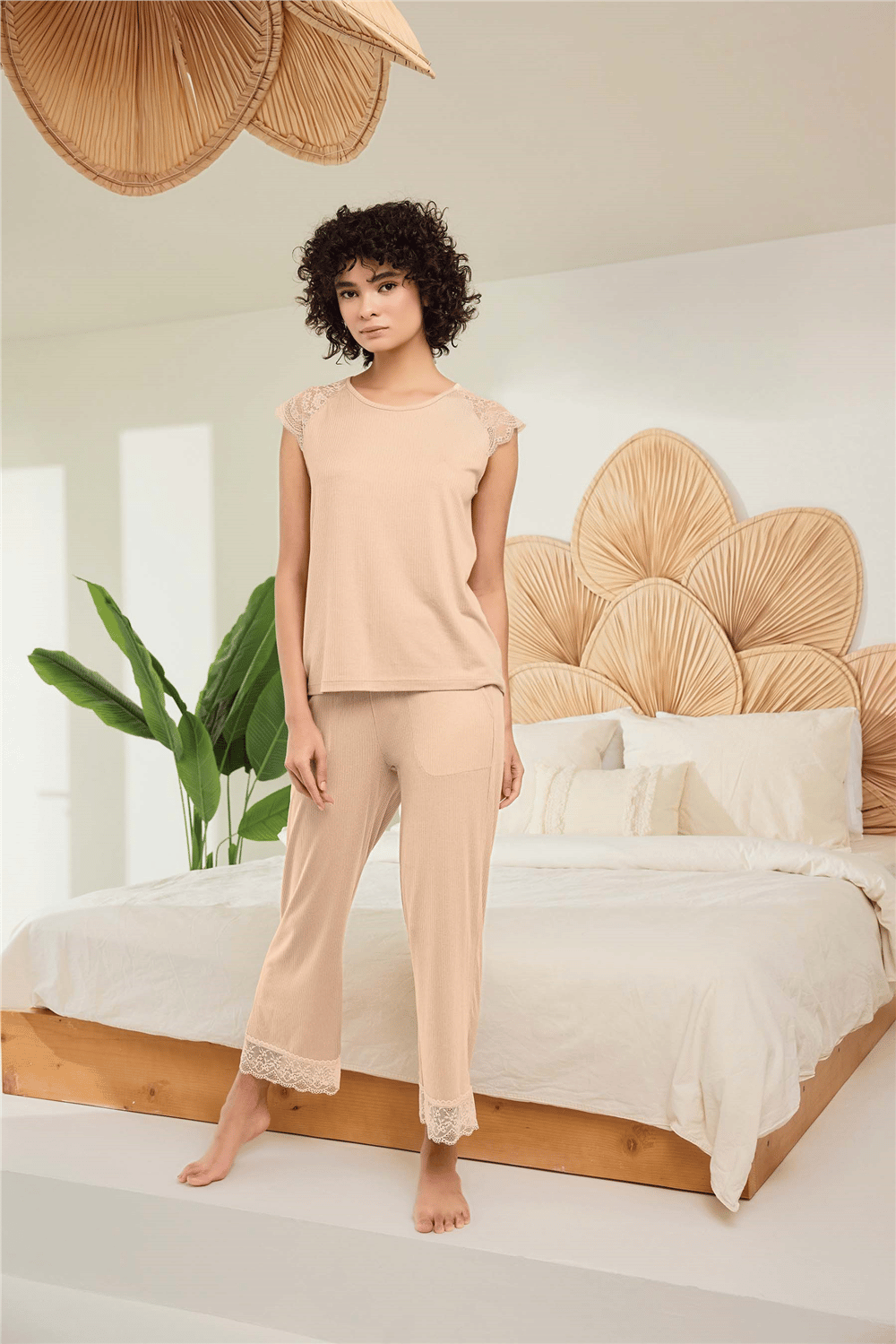 Aydoğan Kadın %95 Lyocell %5 Esnek Ten Bej Rengi Dantelli Sıfır Kol  Zarif Çeyizlik Pijama Takımı 